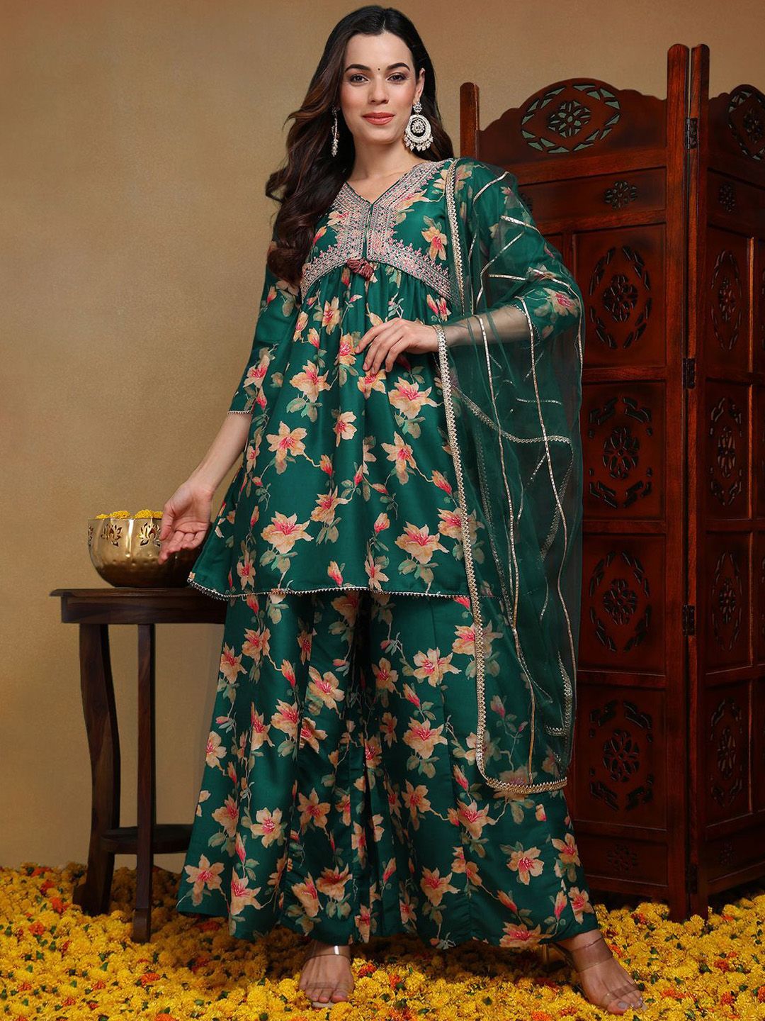 House of Pataudi Embroidered Kurta Set &Dupatta