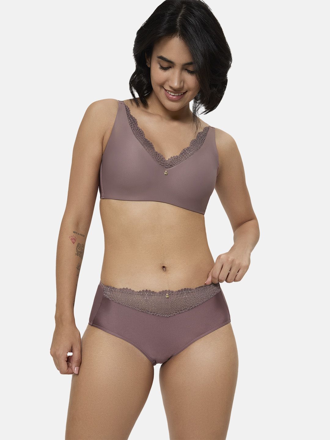 Triumph Lacy Sensation Non Wired Non Padded Bra-picture-58