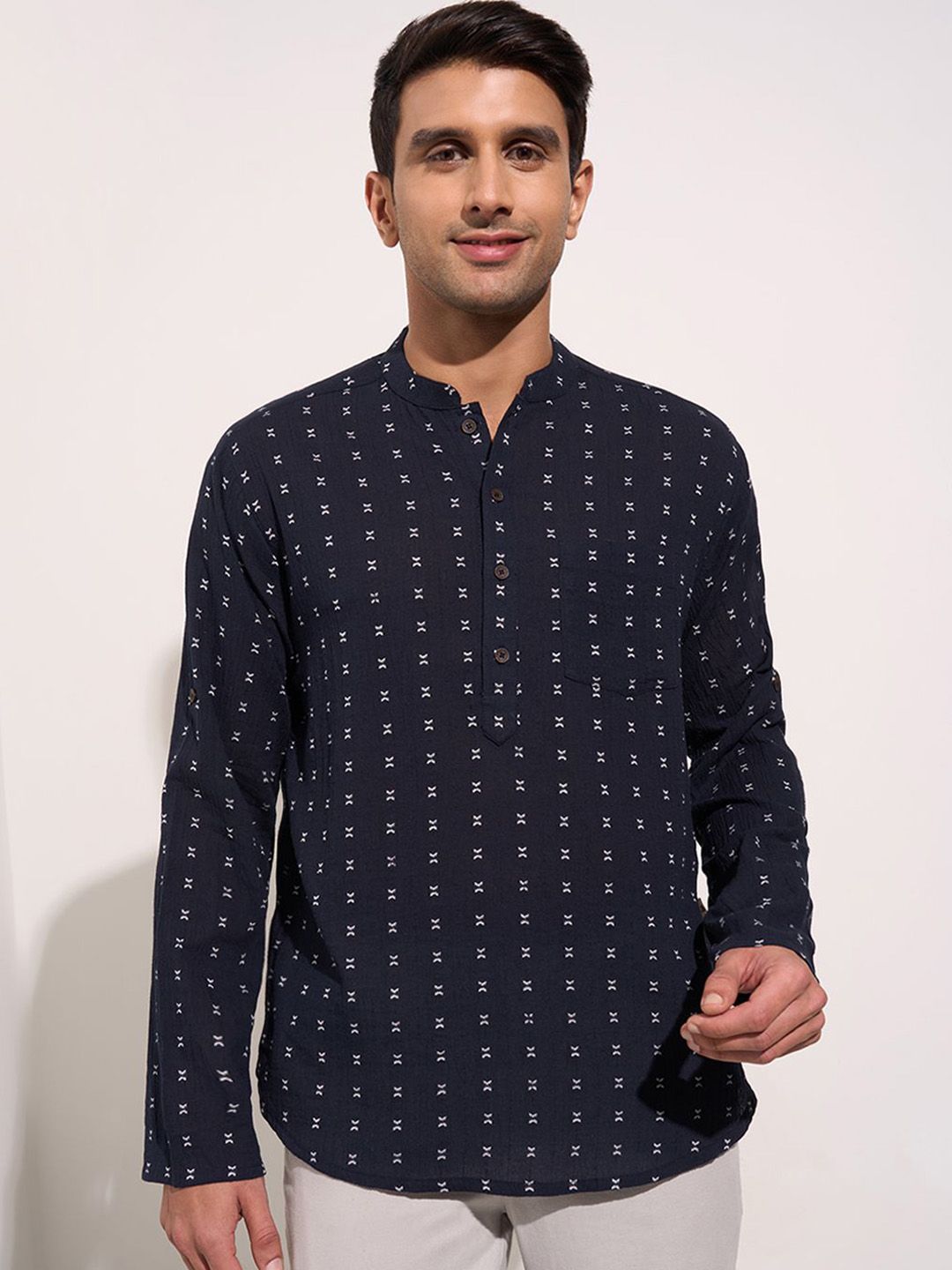 indus route by Pantaloons Men Geometric Sequinned Dobby Pathani Kurta-picture-30