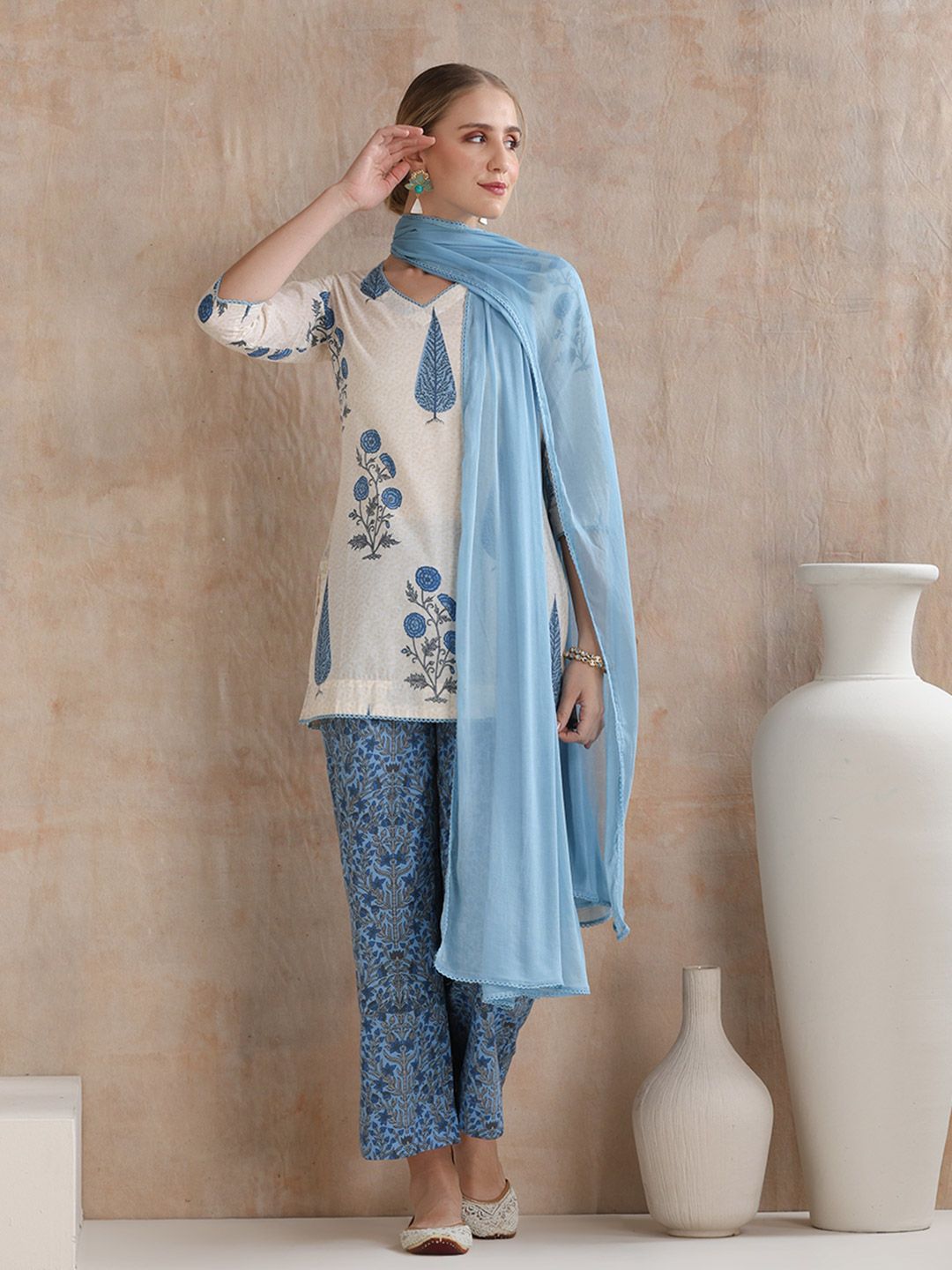 Khushal K Floral Printed V-Neck Pure Cotton Straight Kurti with Trousers & With Dupatta