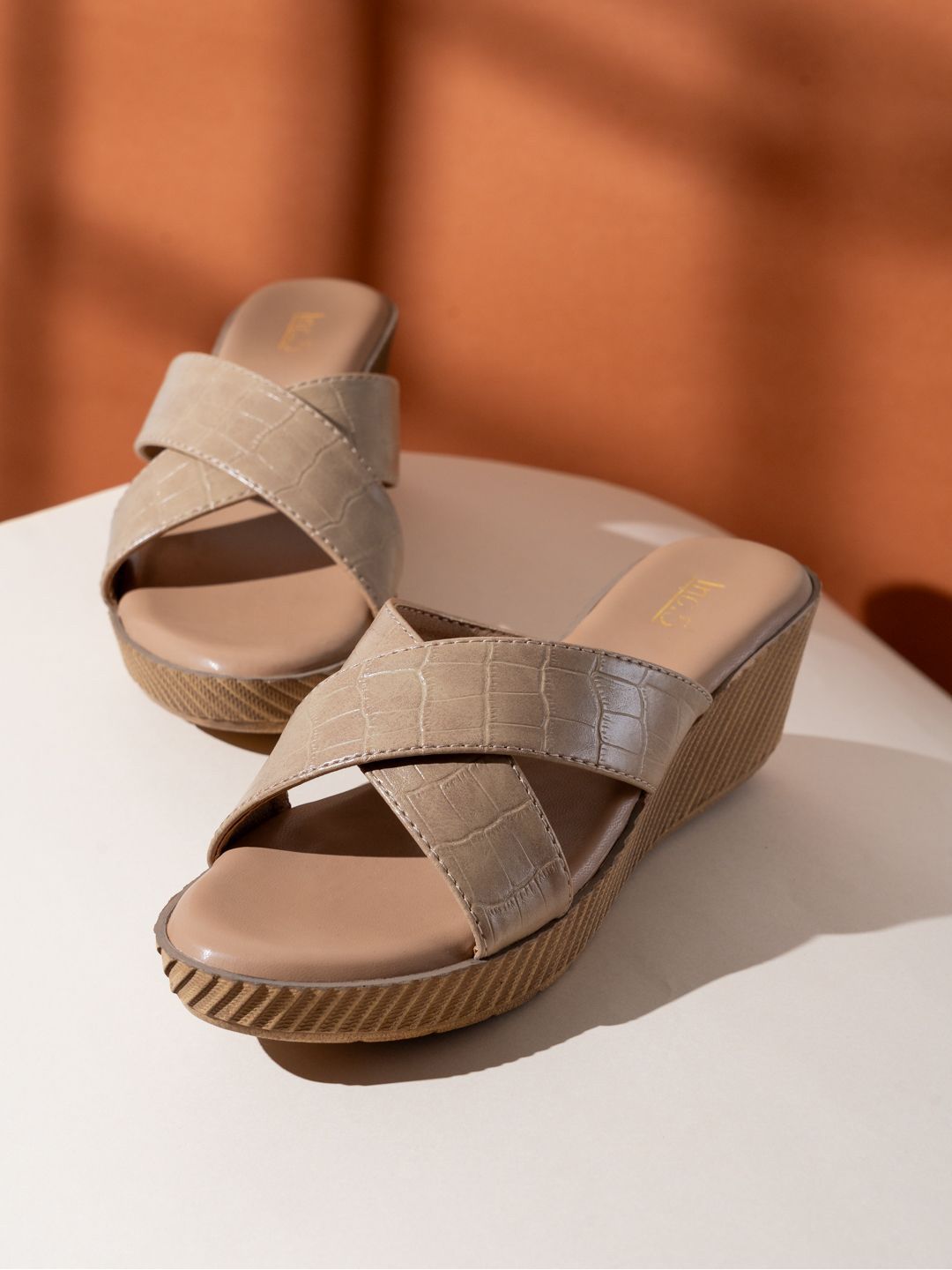 Inc 5 Party Wedge Sandals with Bows-picture-37