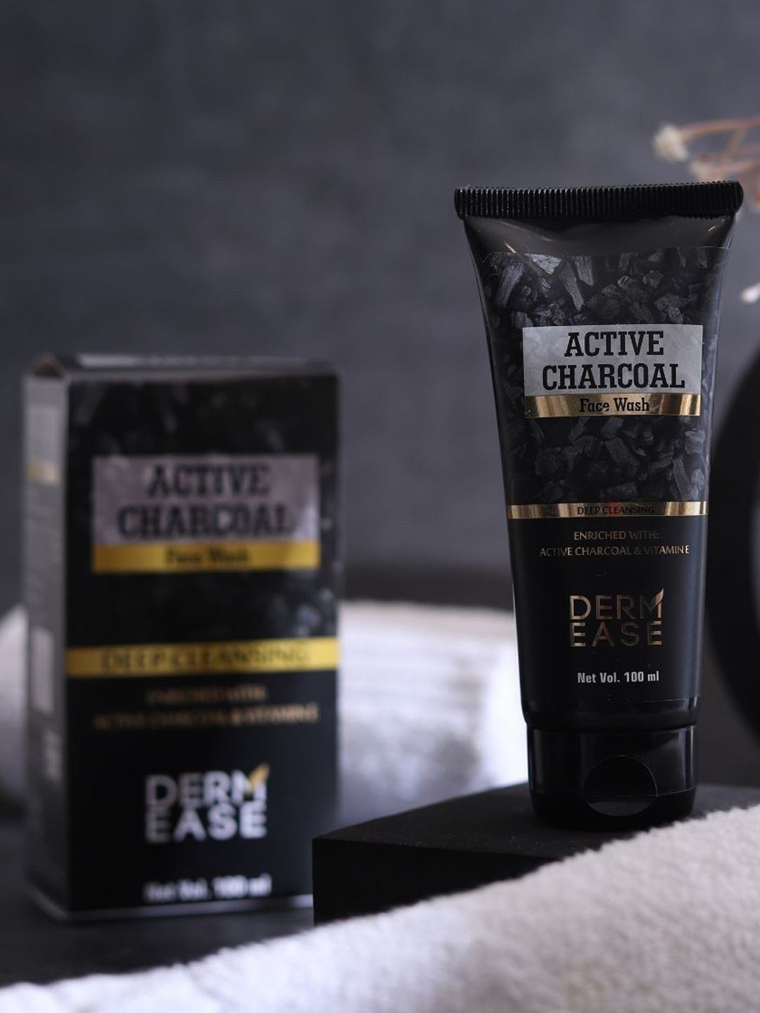 DERMEASE Charcoal Face Wash For Deep Cleansing With Vitamin E - 100 ml-picture-5
