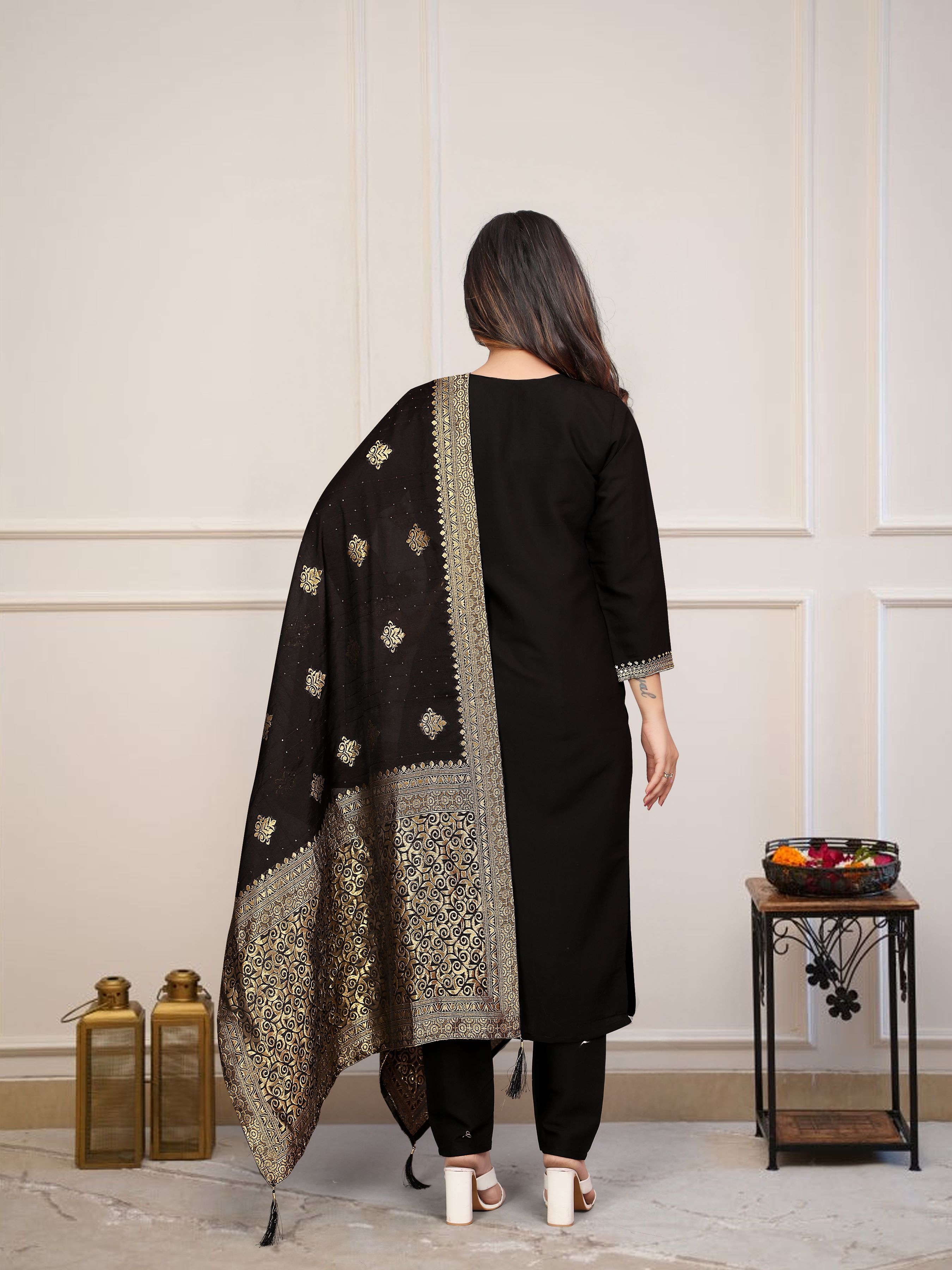Ethnic Motifs Embroidered Thread Work Detail Straight Kurta & Trousers With Dupatta