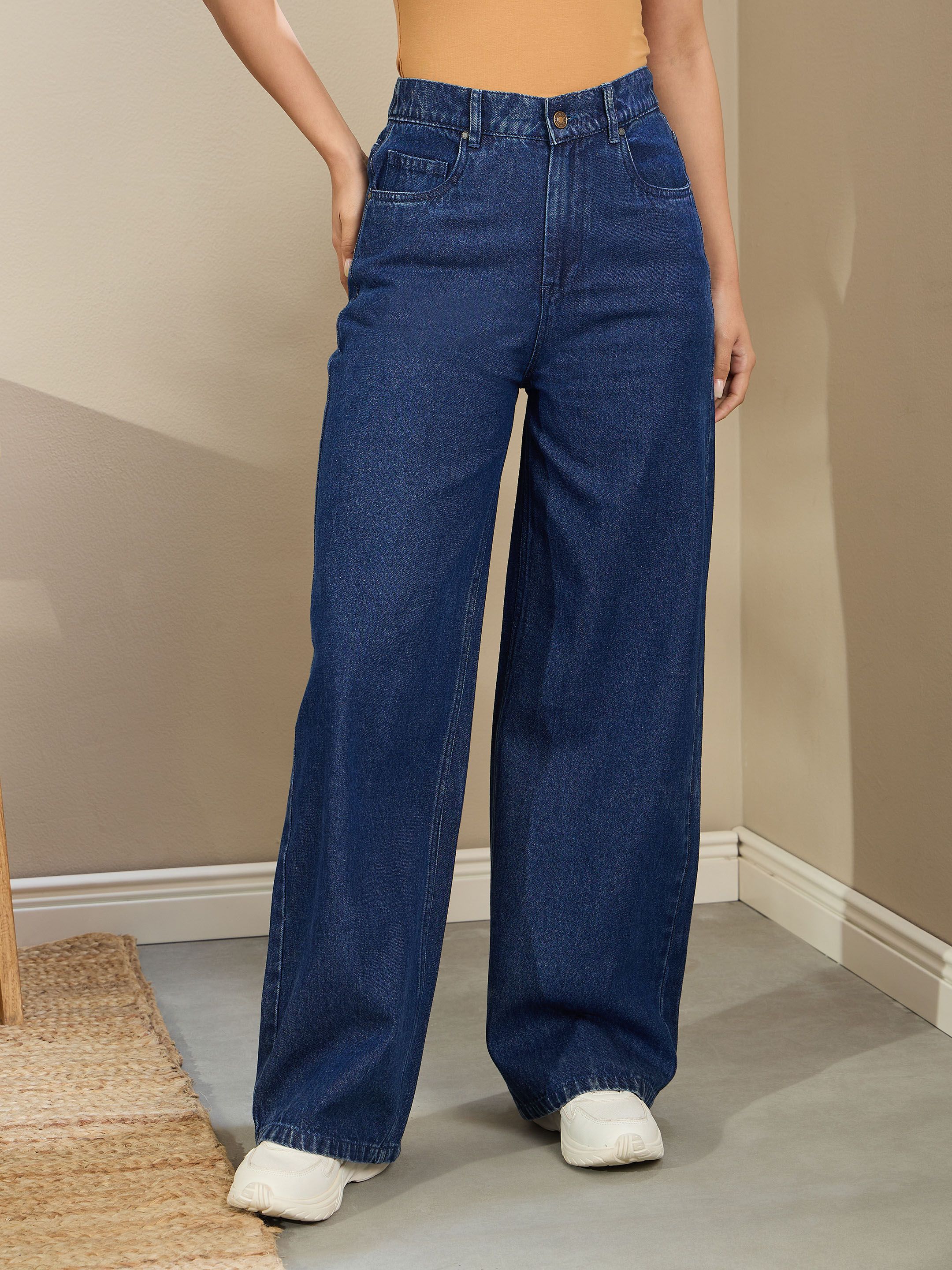 SASSAFRAS BASICS Women Straight Fit High-Rise Light Fade Jeans