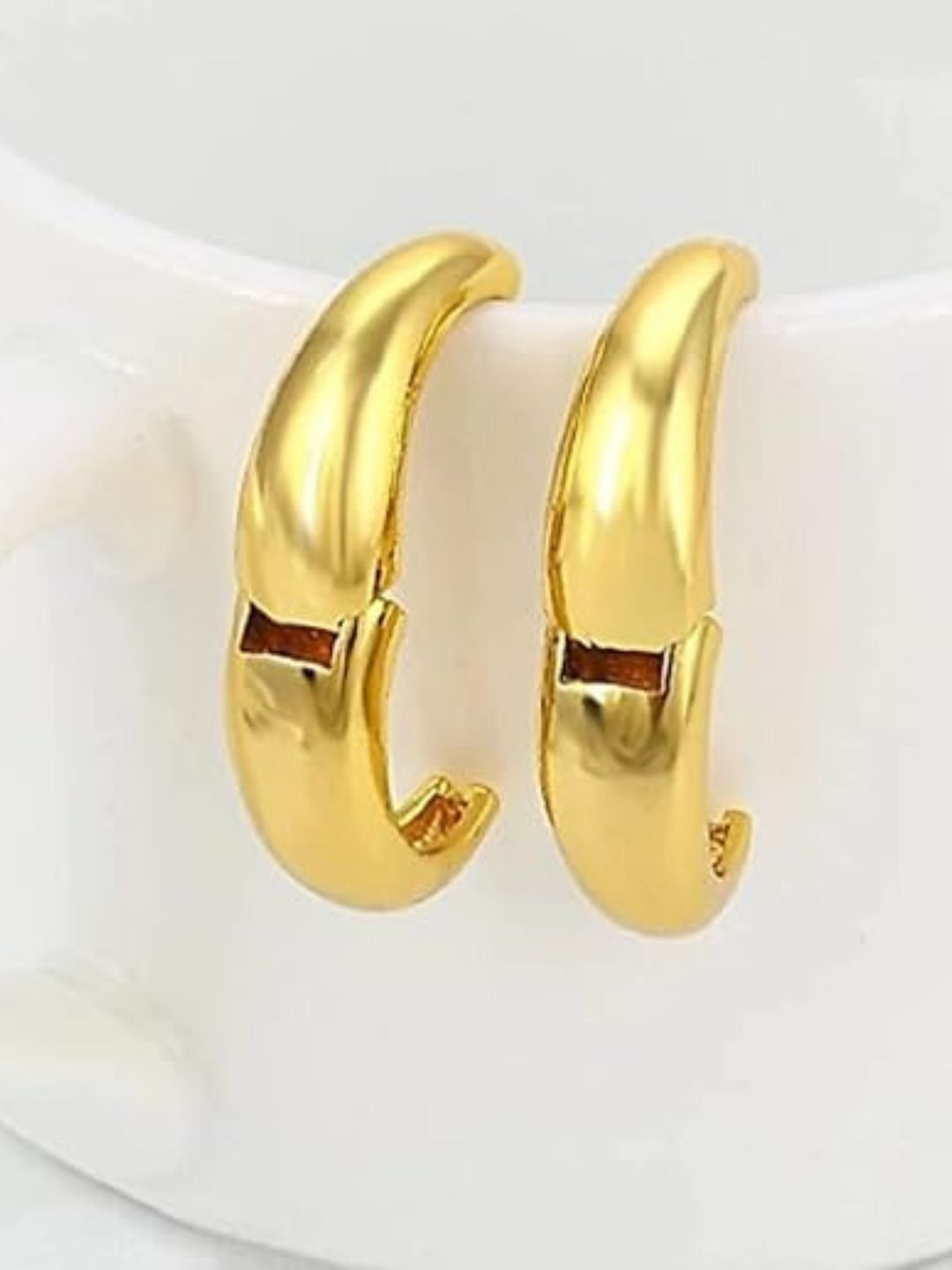 Roadster Gold Kaju Bali Earring For Men-picture-37