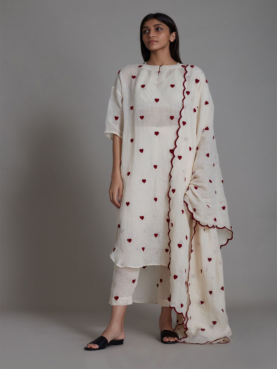 MATI Abstract Printed Keyhole Neck Linen Straight Kurta With Trousers & Dupatta-picture-44