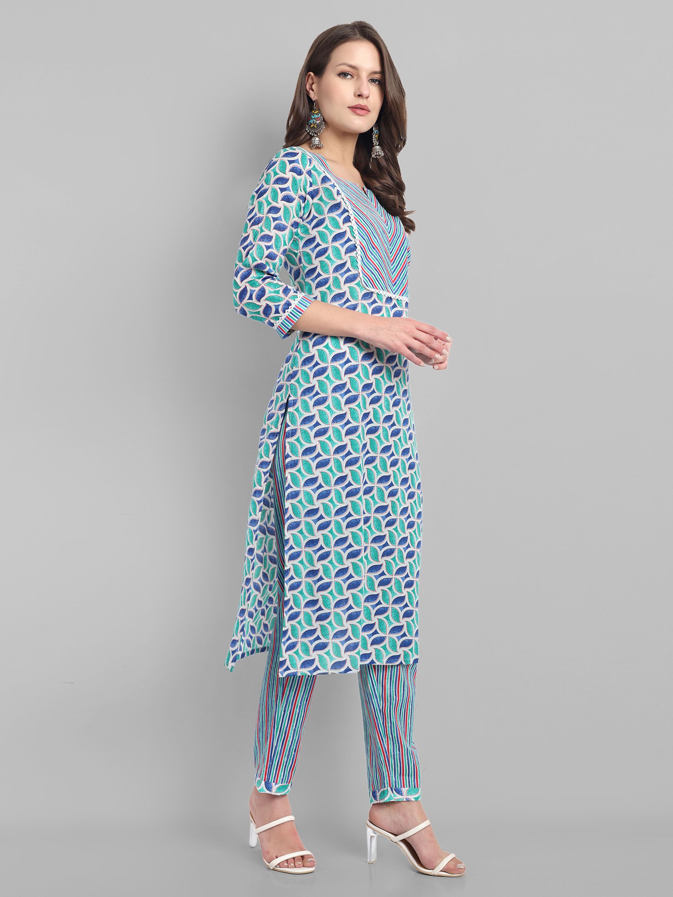 Svarchi Women Paisley Printed Regular Pure Cotton Kurta With Trousers main image 1
