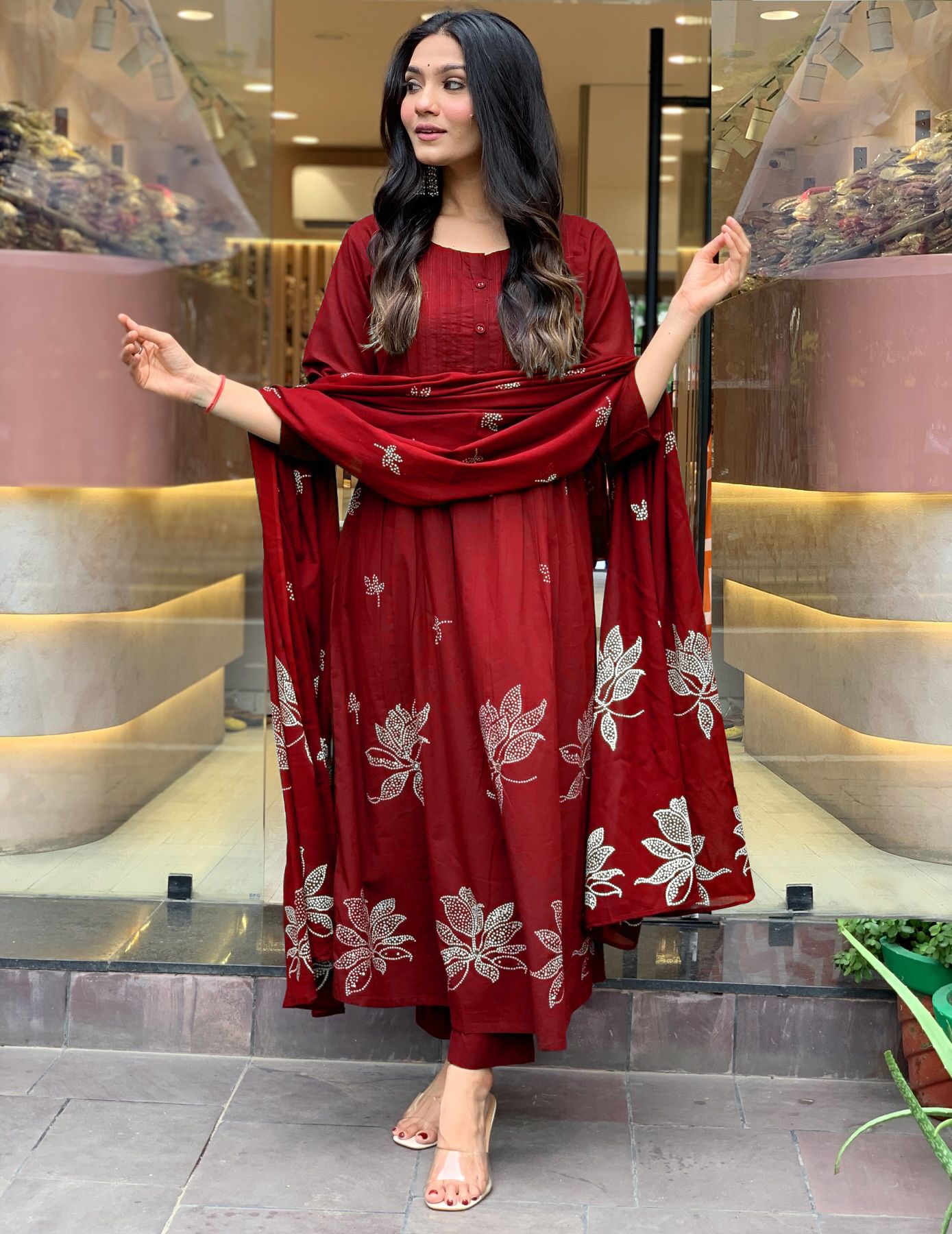 DIVASTRI Women Floral Printed Regular Kurta with Trousers & With Dupatta