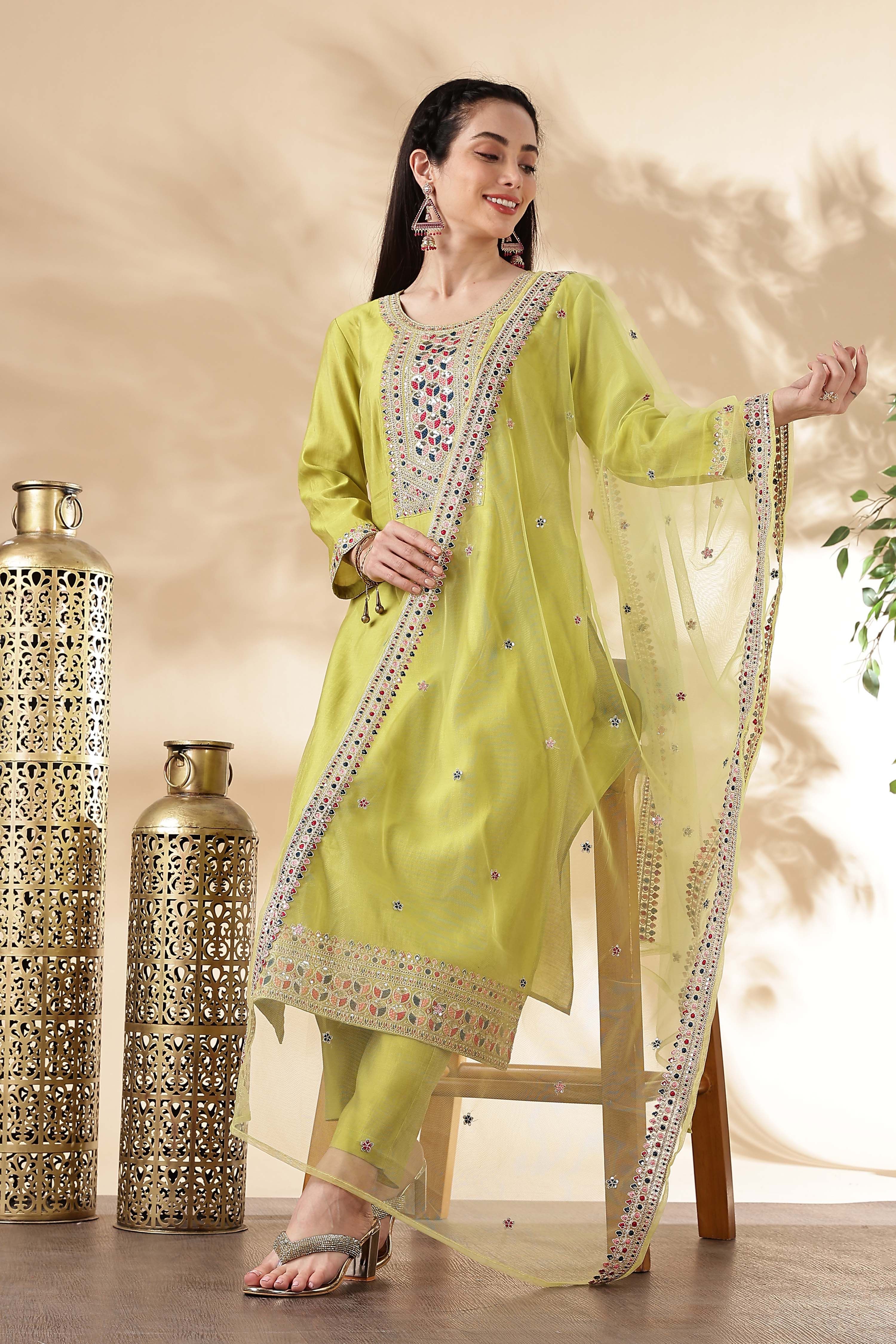 Anouk Women Yoke Design Regular Thread Work Kurta with Trousers & With Dupatta