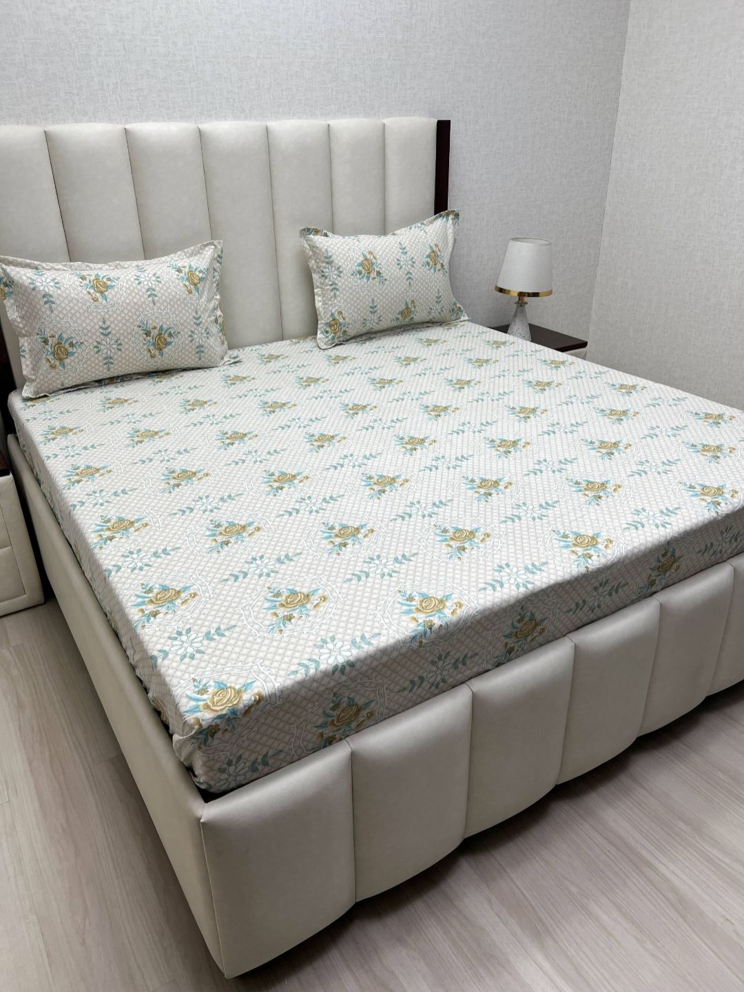 Pure Decor Green & Brown Floral 180 TC King Bedsheet with 2 Pillow Covers