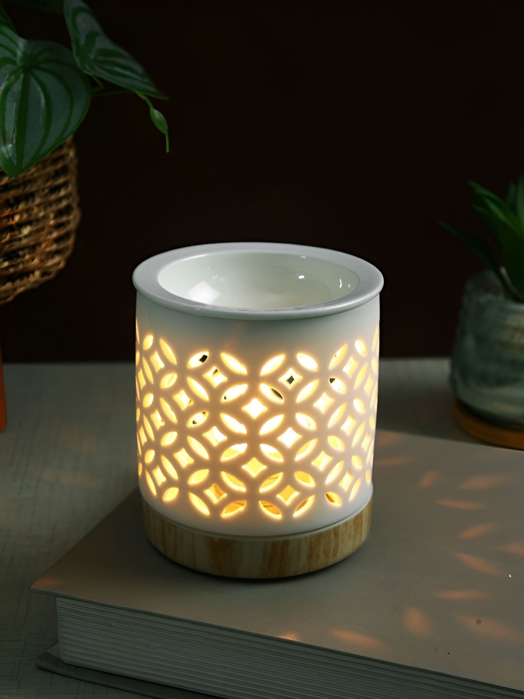 TAYHAA White & Beige Textured Ceramic Aroma OilDiffusers-picture-13