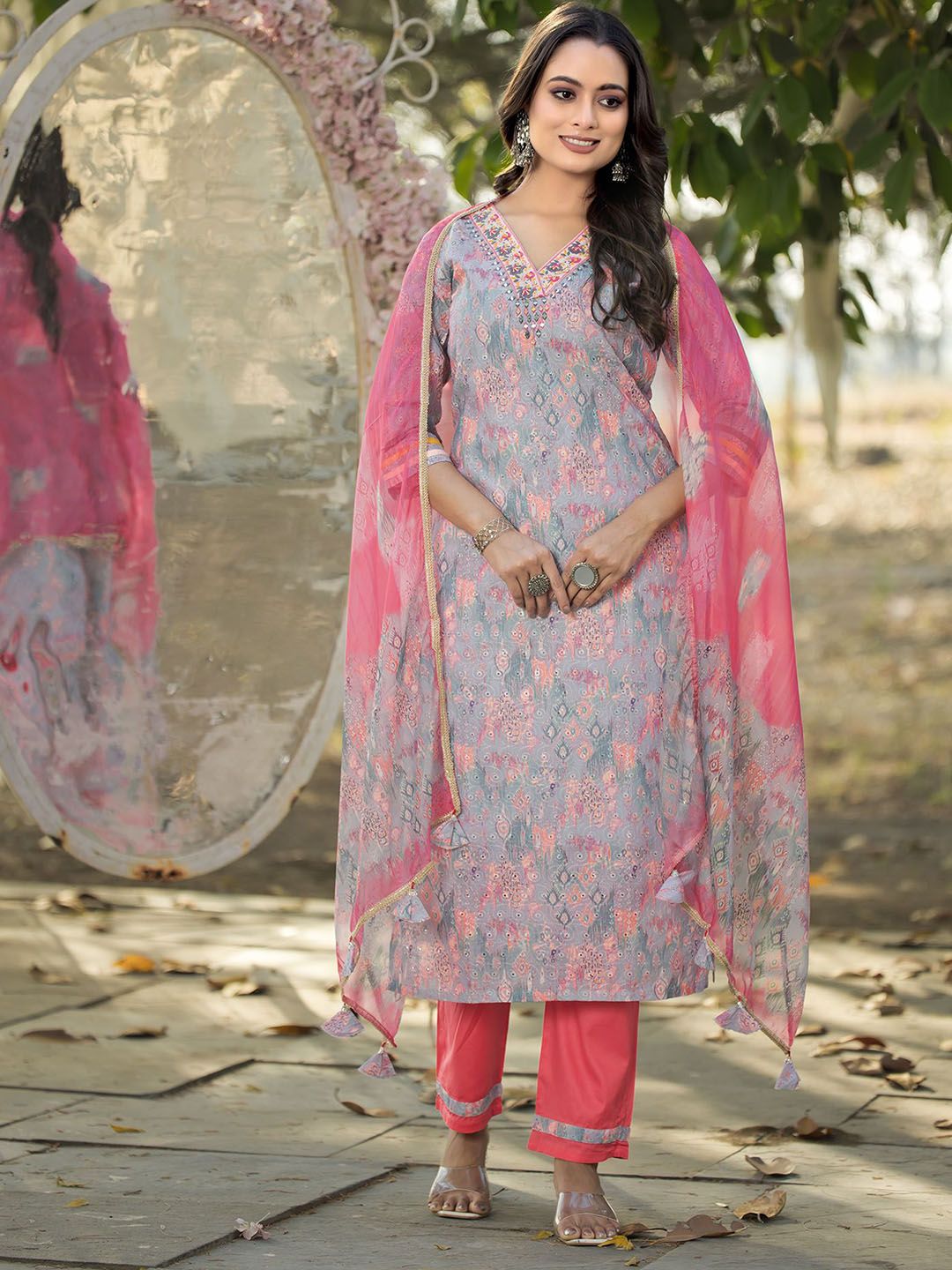 MITTOO Women Floral Embroidered Regular Kurta with Trousers & With Dupatta-picture-12