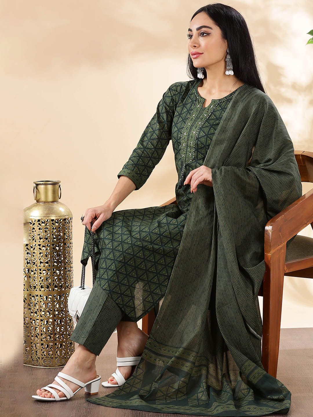 Women Printed Regular Pure Cotton Kurta with Trousers main image 1