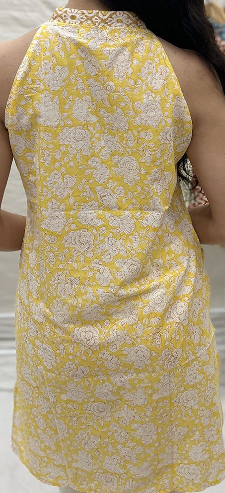 Women Multi Printed Straight Halter Neck Kurta