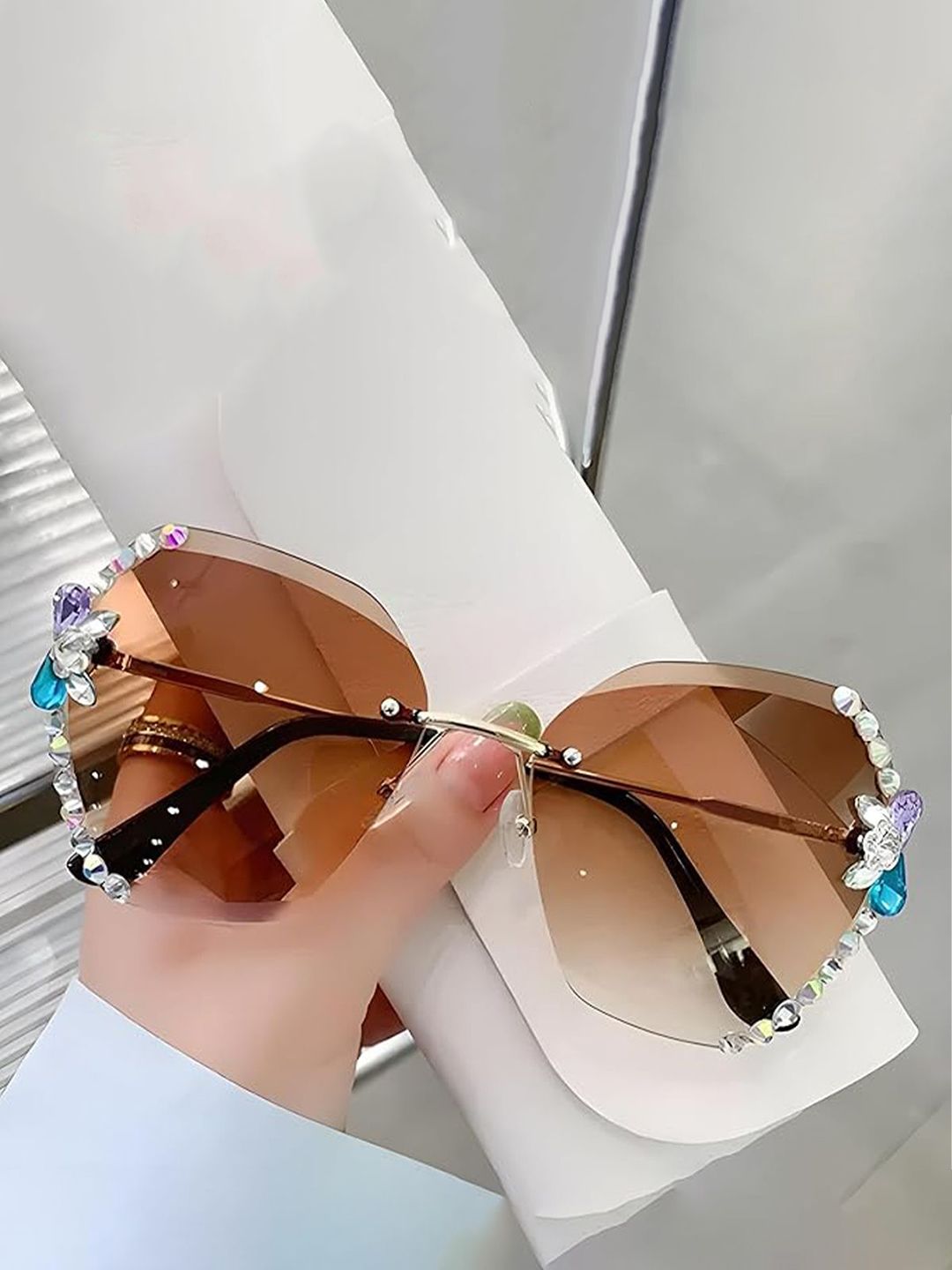 HAYDEN haiza Women Round Sunglasses with UV Protected Lens-image-49