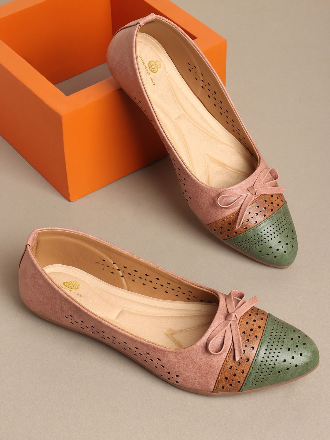 sneakers villa Women Embellished Mojaris with Bows Flats-picture-16