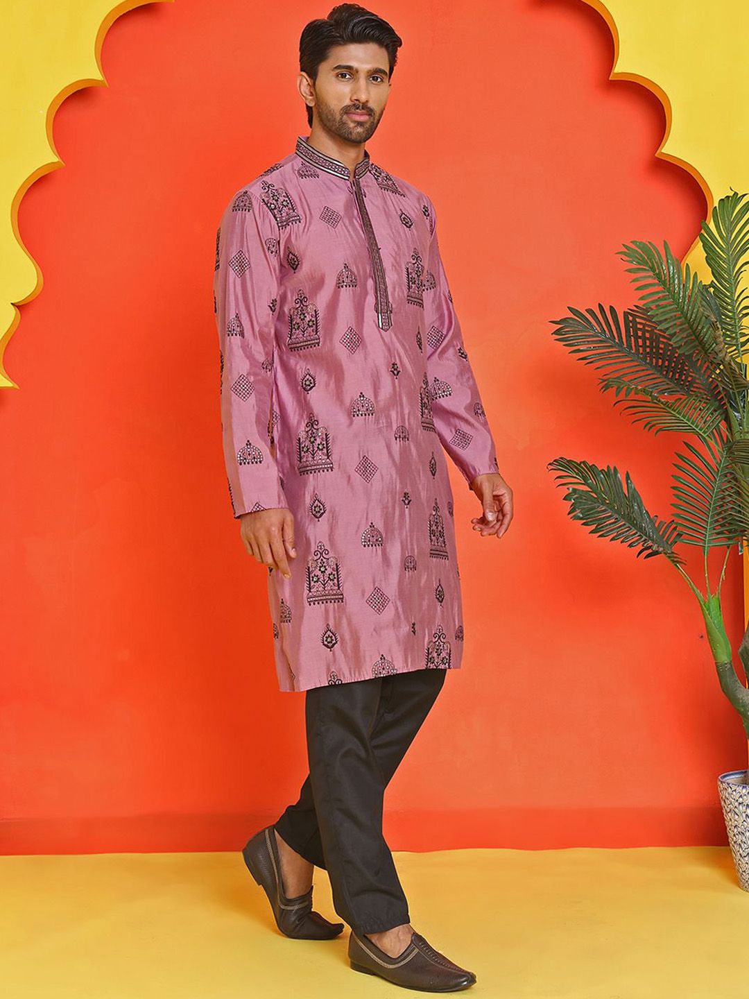 Men Ethnic Motifs Embroidered Regular Sequinned Kurta with Trousers