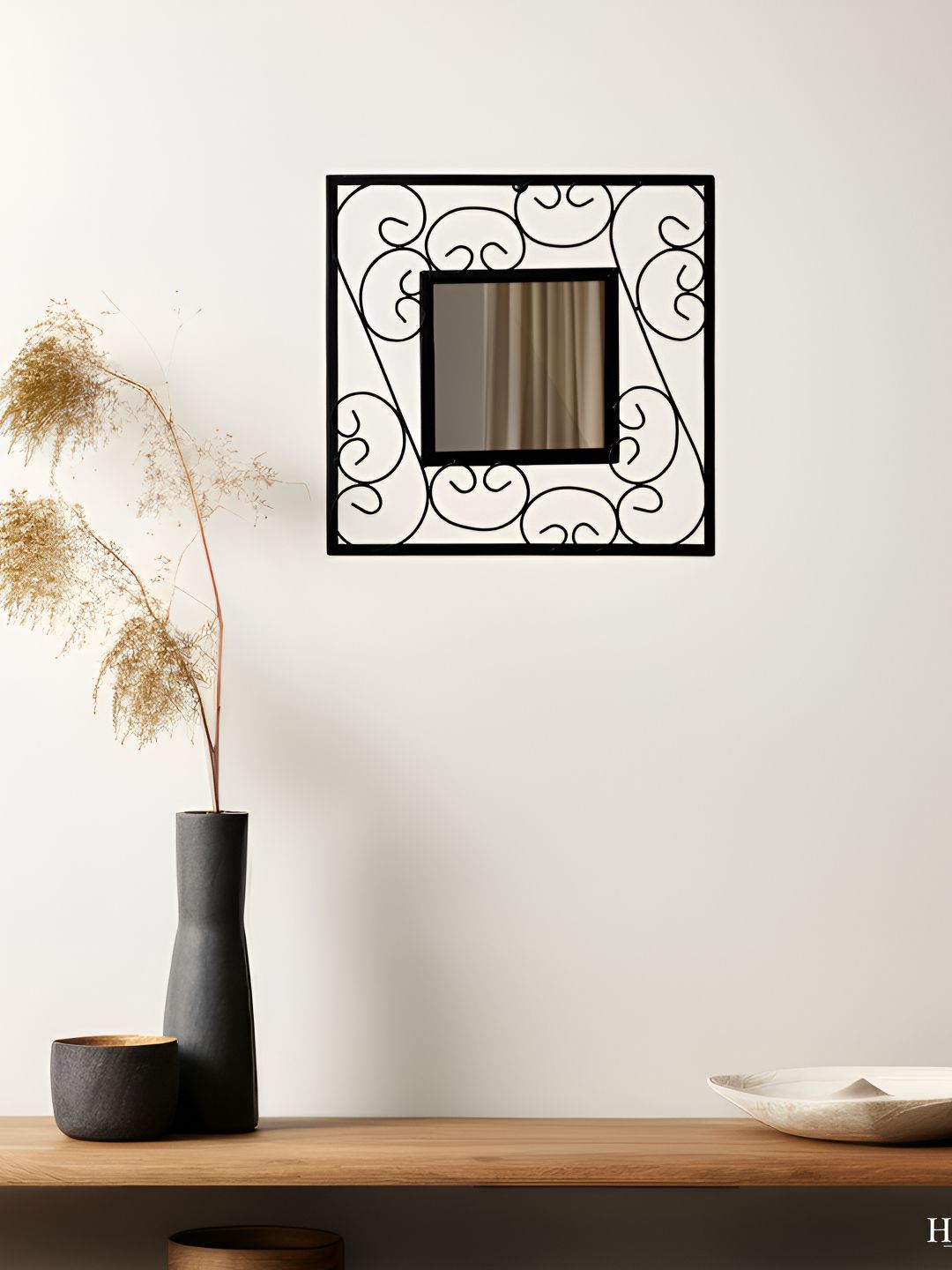 HOSLEY Black Textured Metal Wall Hanging Mirror-picture-28