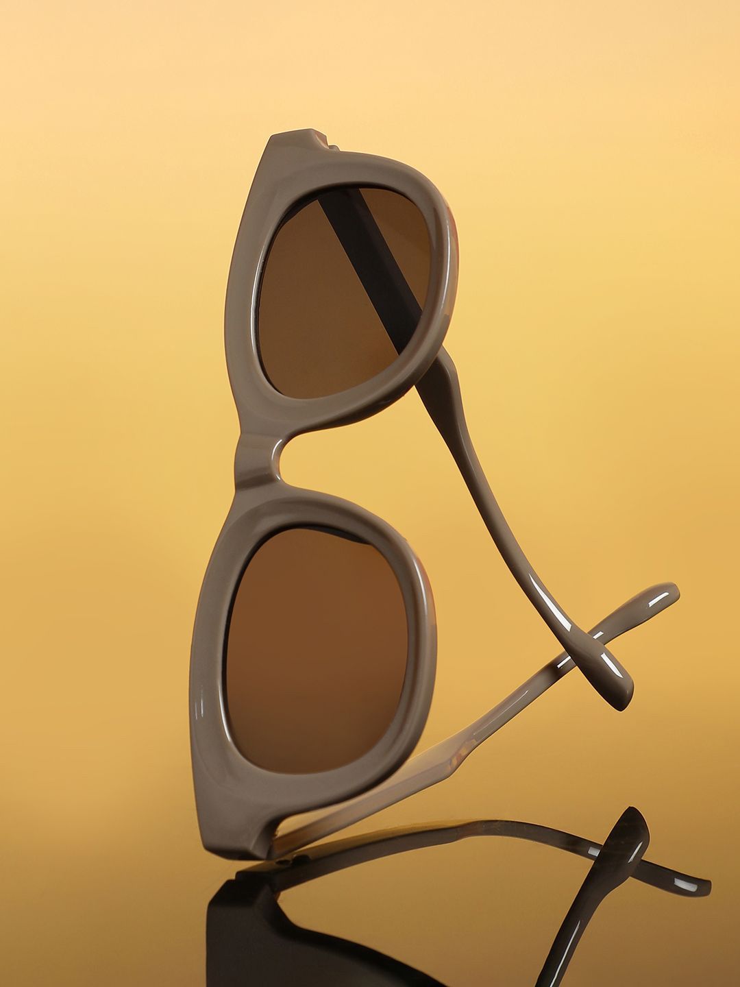 HAUTE SAUCE by Campus Sutra Women Wayfarer Sunglasses with Polarised Lens-picture-40