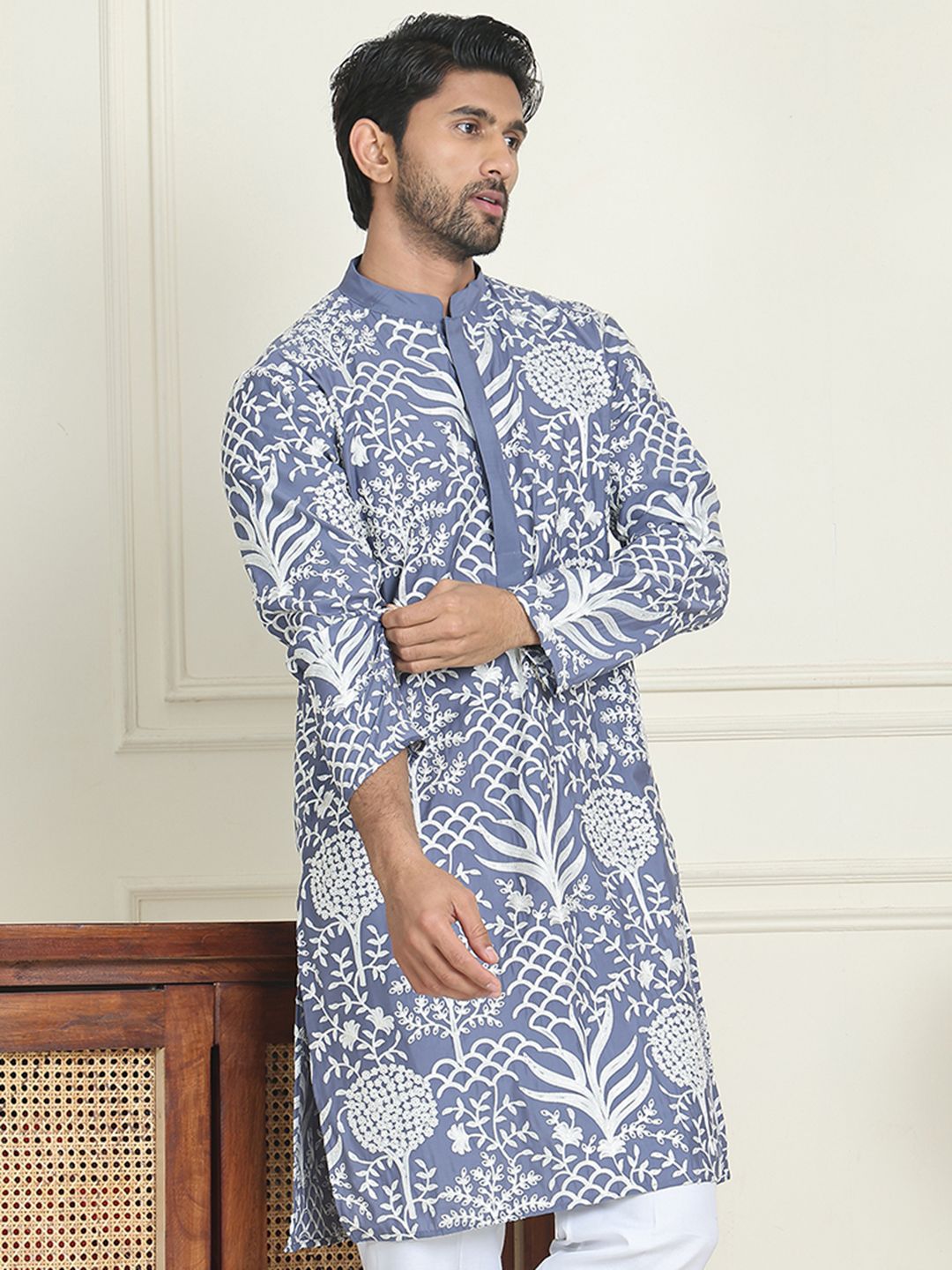 Jompers Floral Embroidered Mandarin Collar Thread Work Straight Kurtas-picture-13
