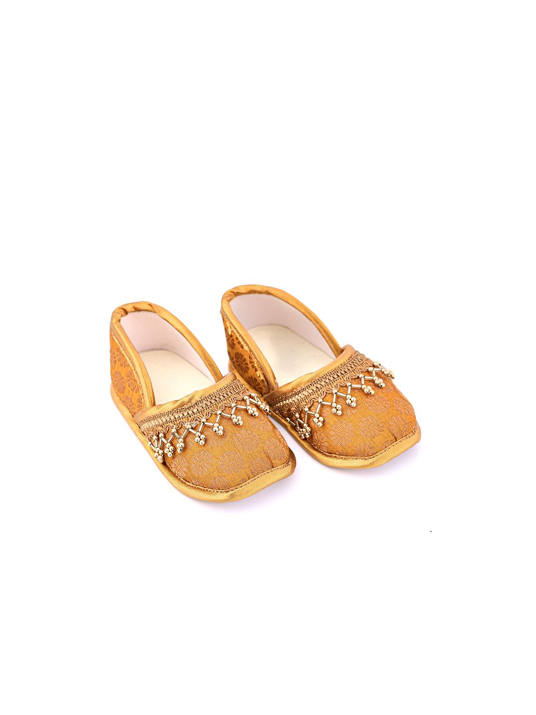 Daizy Girls Mojari Embellished With Ethnic Lace - golden-picture-13