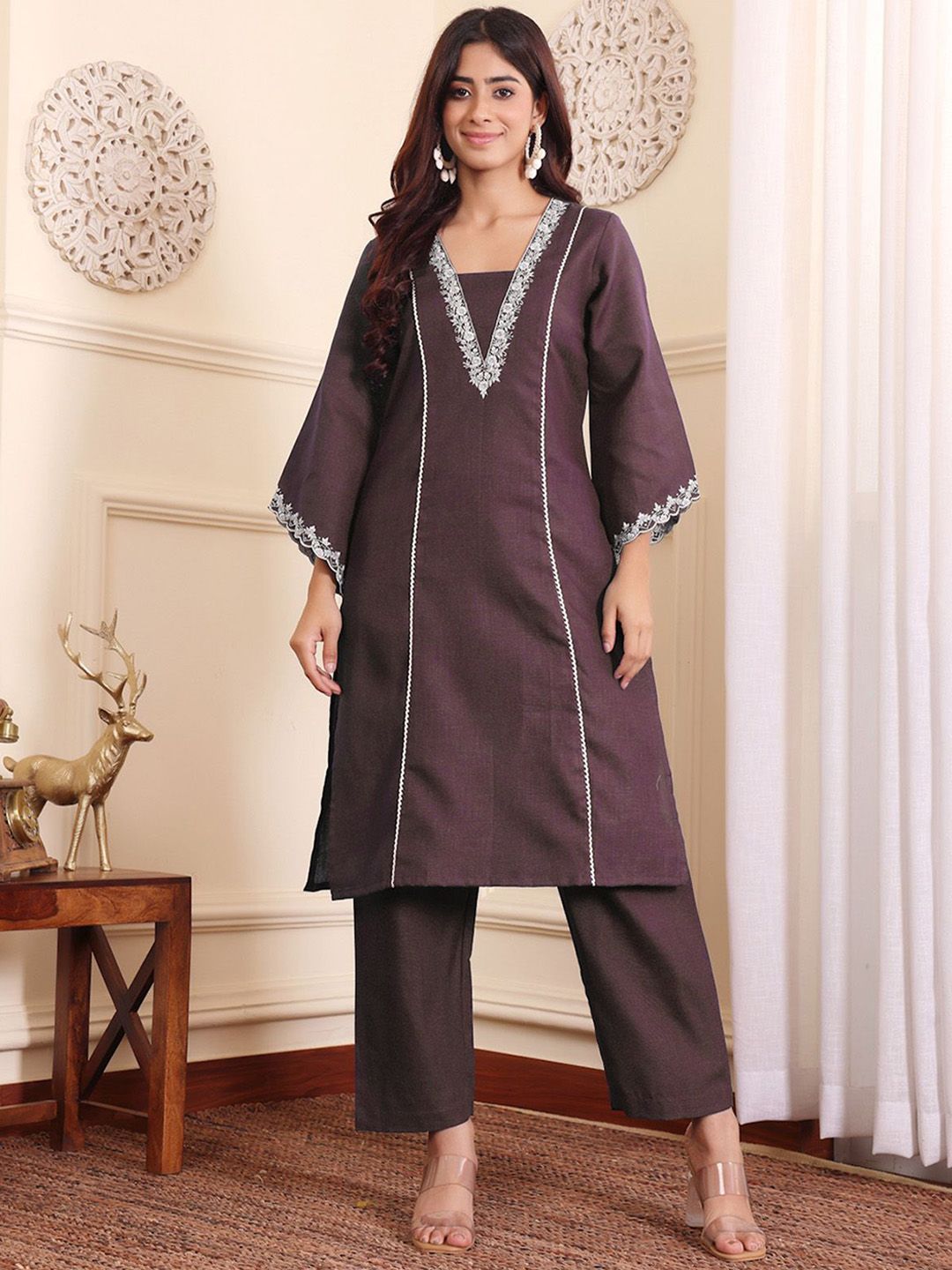 Varanga V-Neck Embroidered Thread Work Straight Kurta With Trousers-picture-8