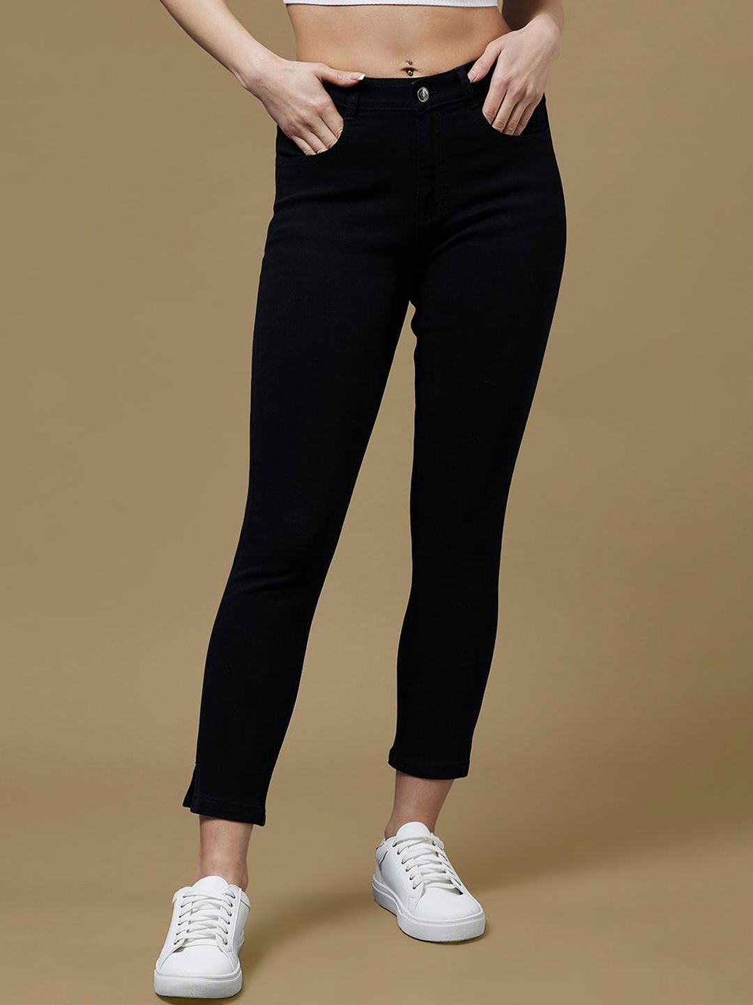 DOLCE CRUDO Women Skinny Fit High-Rise Slash Knee Light Fade Stretchable Jeans-picture-41