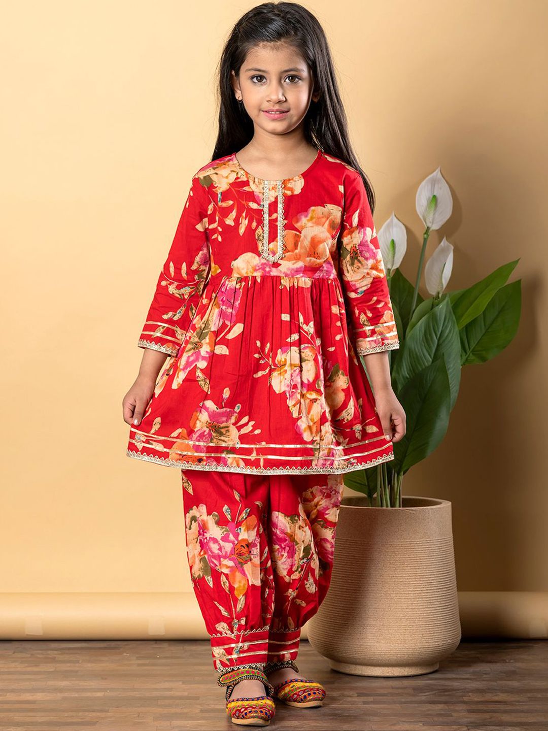 Readiprint Fashions Girls Floral Printed Pleated Pure Cotton Anarkali Kurta With Sharara-picture-24