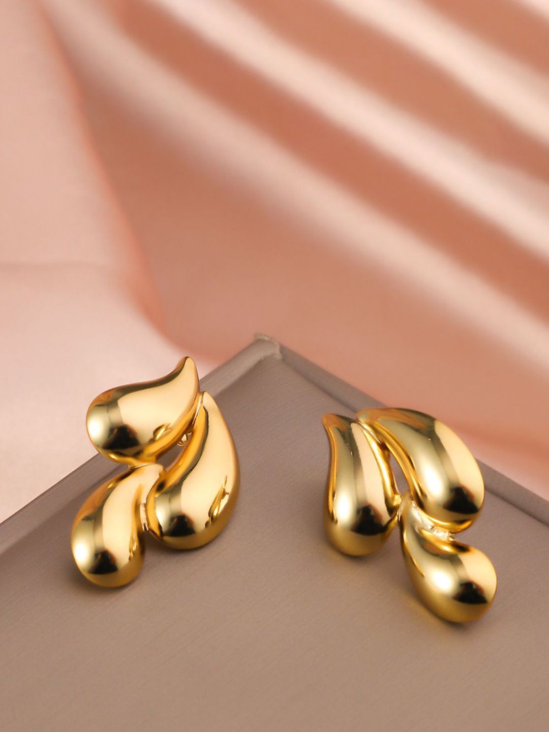 DIVASTRI Gold Plated Teardrop Shaped Studs-picture-40