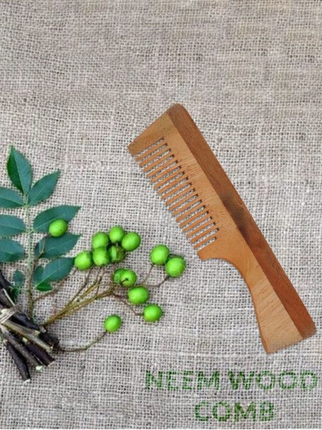 averX Set Of 4 Kacchi Neem Wood Comb-picture-24