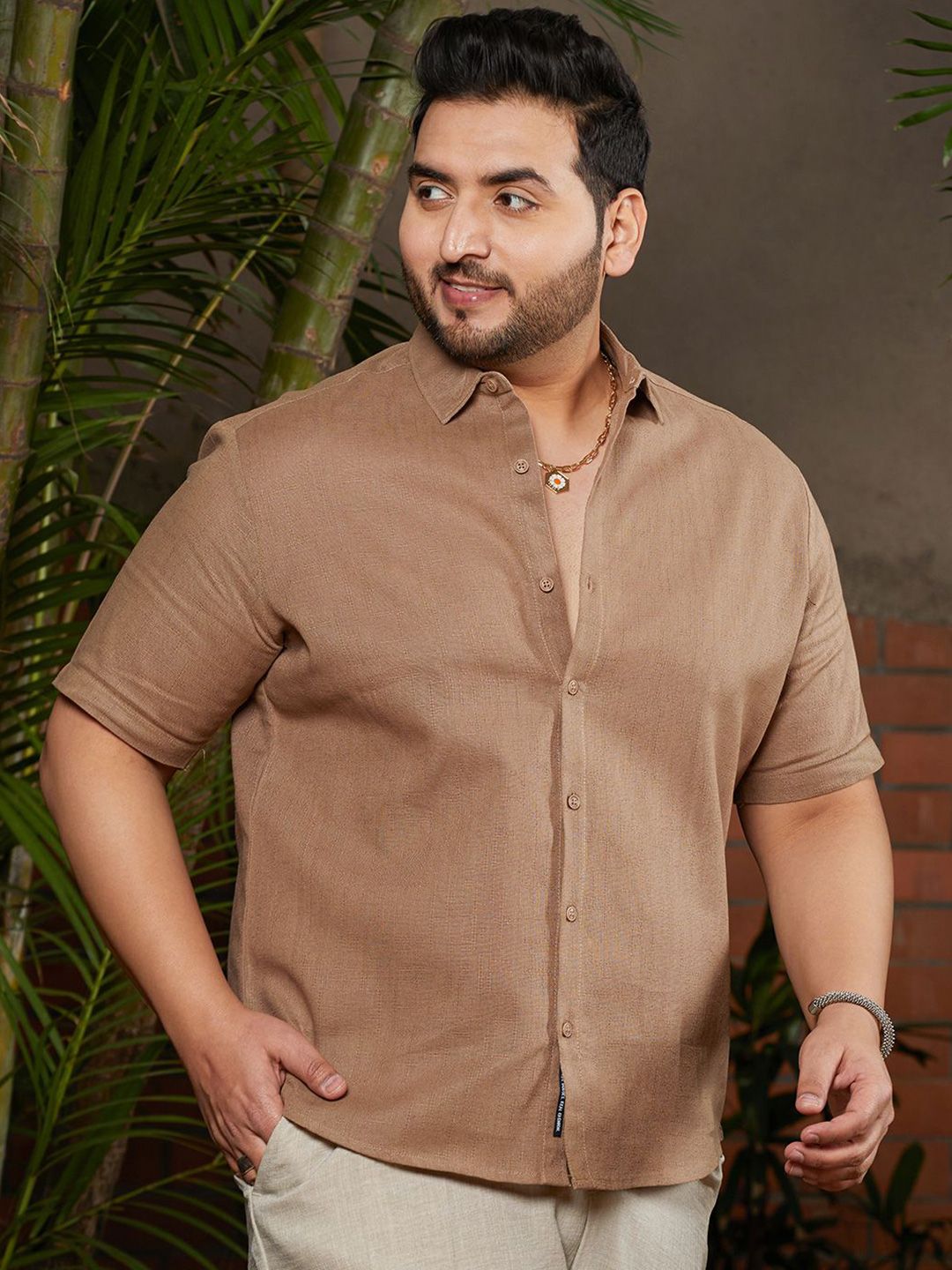 Instafab Plus Men Comfort Oversized Fit Spread Collar Solid Cotton Casual Shirt-picture-16