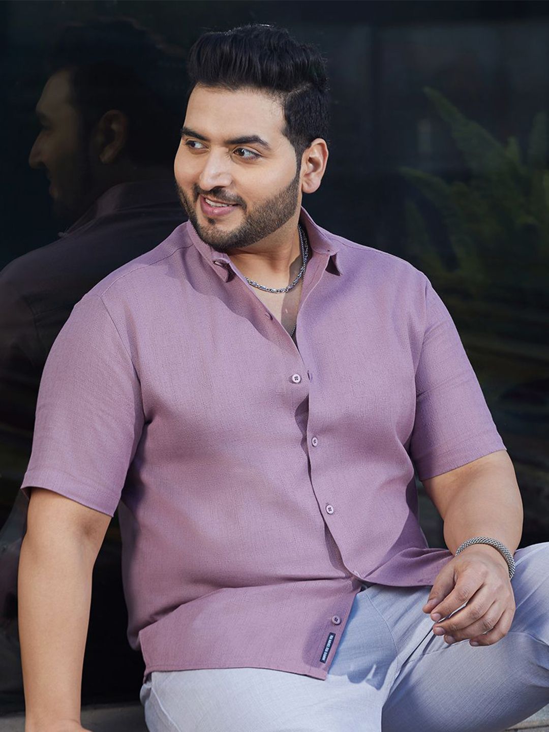 Instafab Plus Men Comfort Oversized Fit Spread Collar Solid Cotton Casual Shirt-picture-18