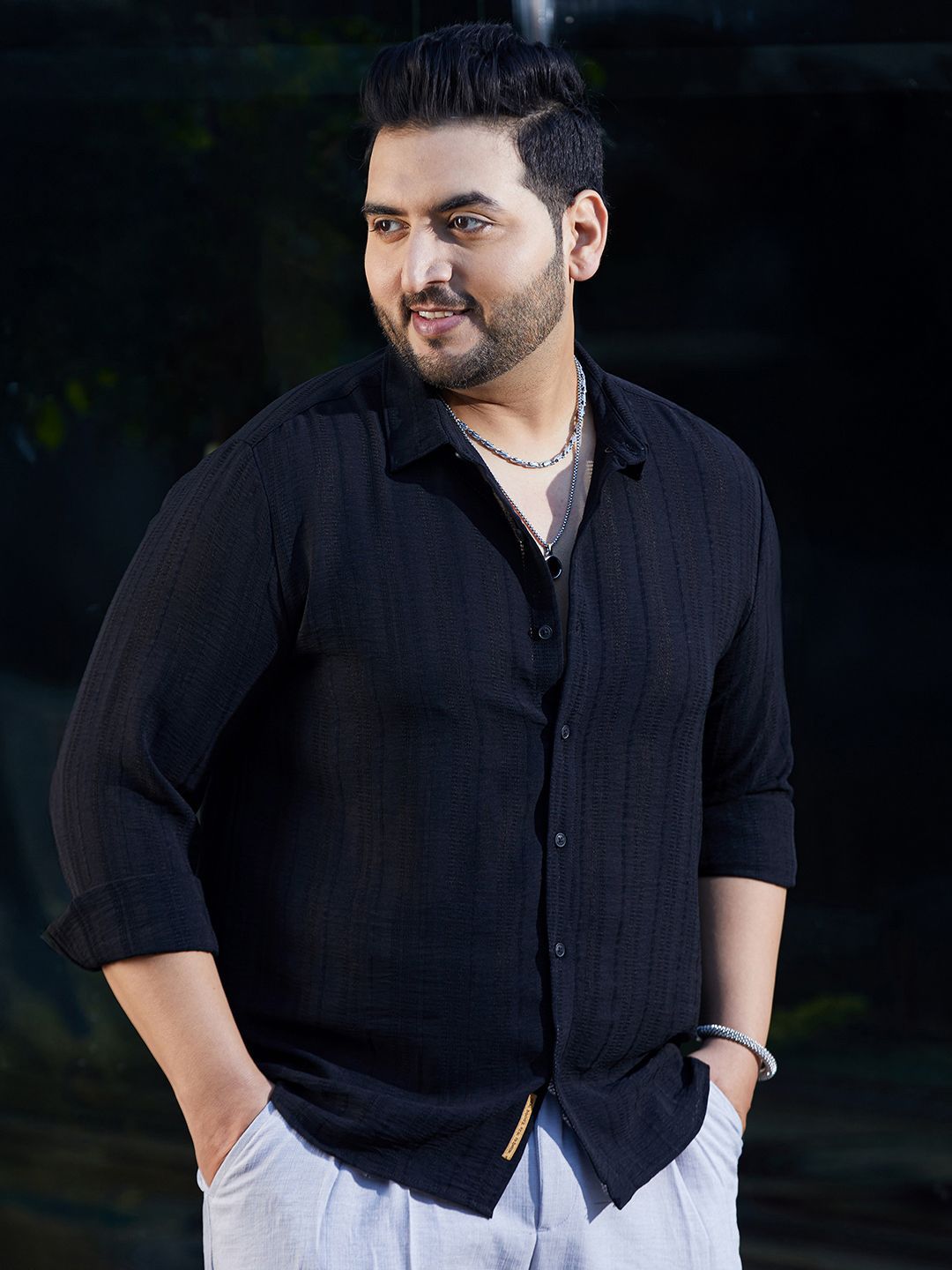 Instafab Plus Men Comfort Oversized Fit Spread Collar Vertical Striped Casual Shirt-picture-17