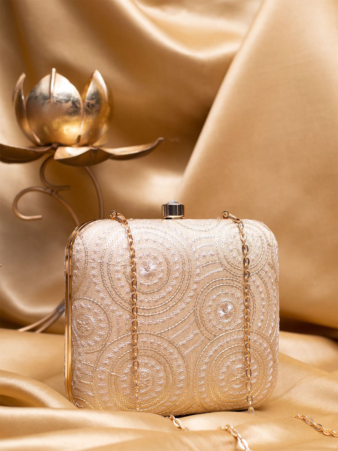 ARTKLIM Sequins Threadwork Embroidered Box Clutch-picture-38