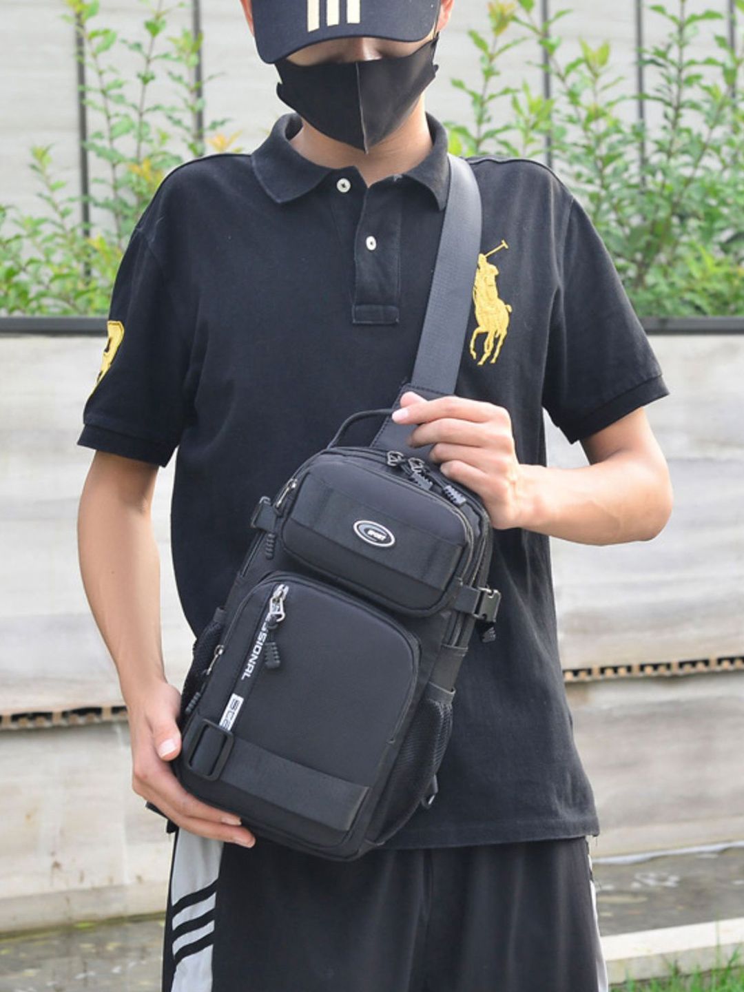 Carry Trip Unisex Messenger Bag-picture-39