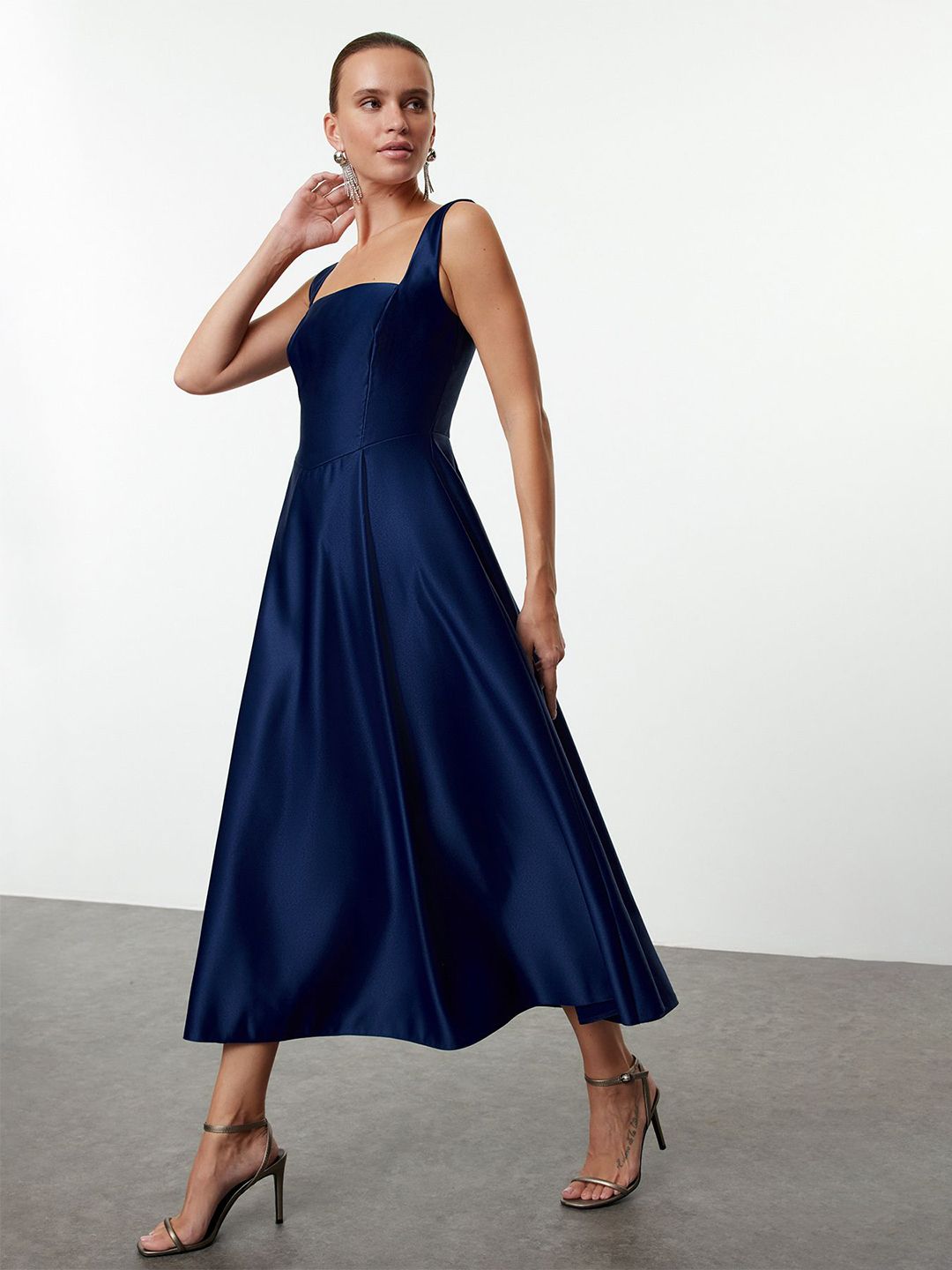 Trendyol Fit & Flare Maxi Dress-picture-39