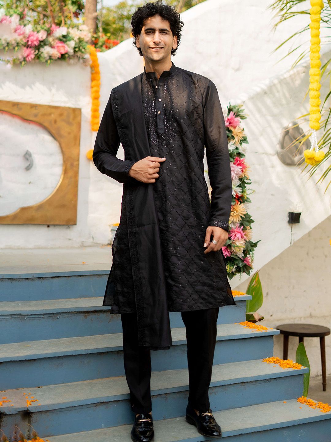 Shasak Ethnic Motifs Embroidered Thread Work Mandarin Collar Sequinned Straight Kurta-picture-20