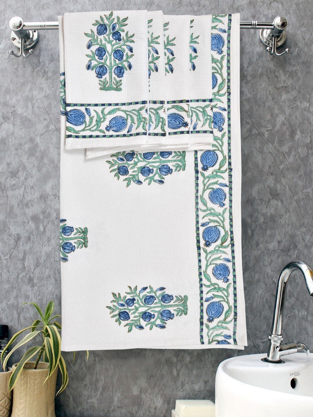 Myntra Elegant Homes Green & White 5 Piece Printed Cotton 210 GSM Towel Set-picture-32