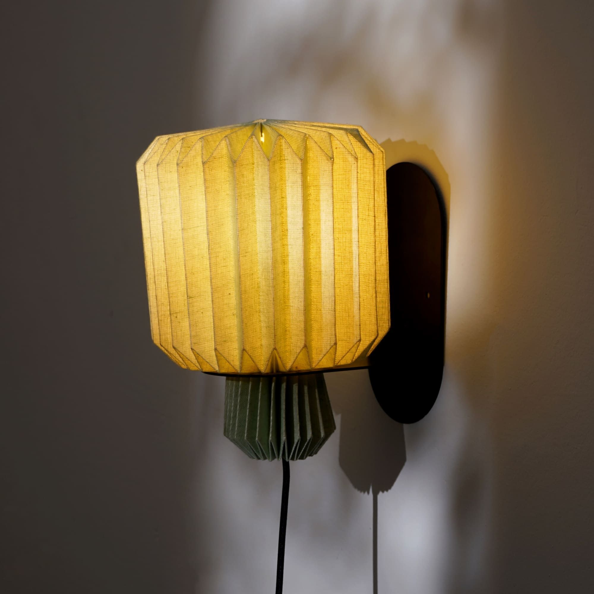 FIG Lumi Fold Sconce Green Textured Metal Square Shaped Wall Lamp-picture-16