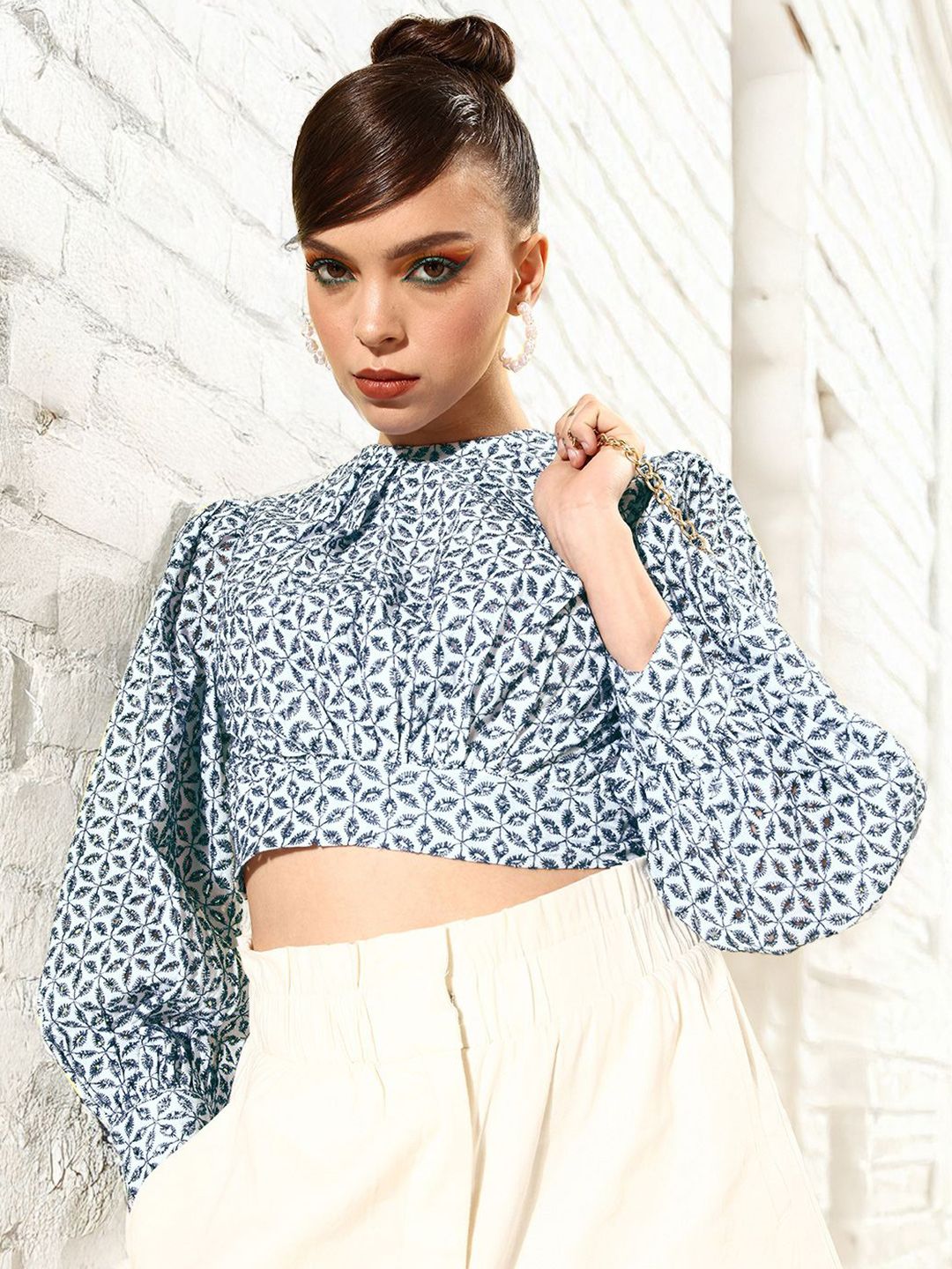 STYLECAST X KASSUALLY Women Floral Printed Bishop Sleeves Blouson Crop Top-picture-10