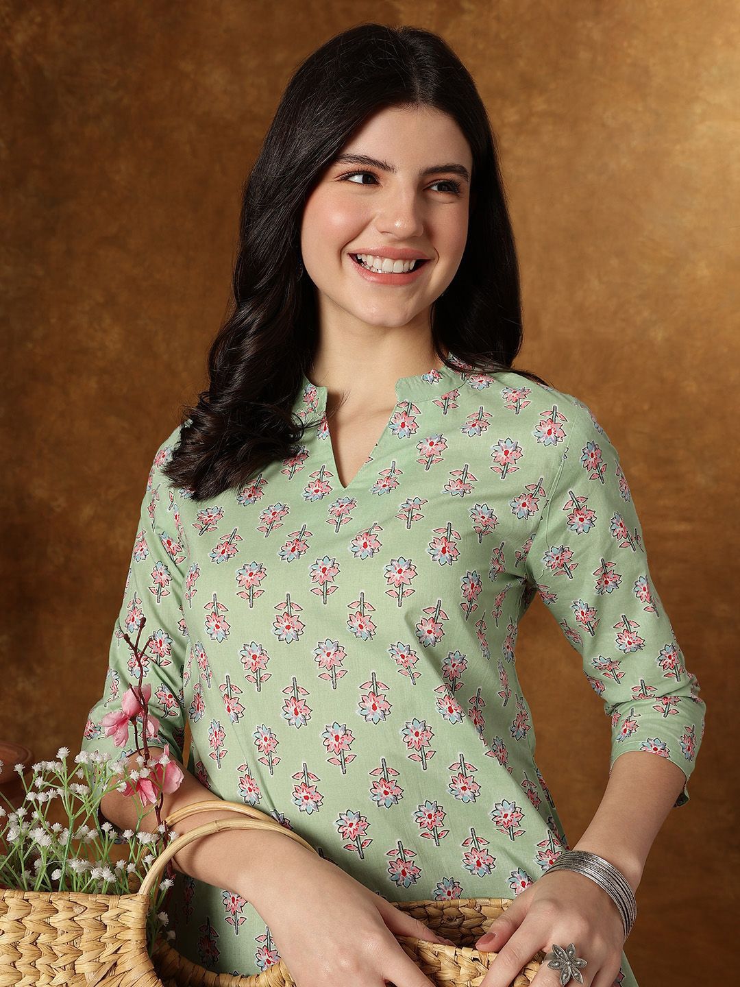KALINI Floral Print V neck Regular Sleeves Top-picture-37