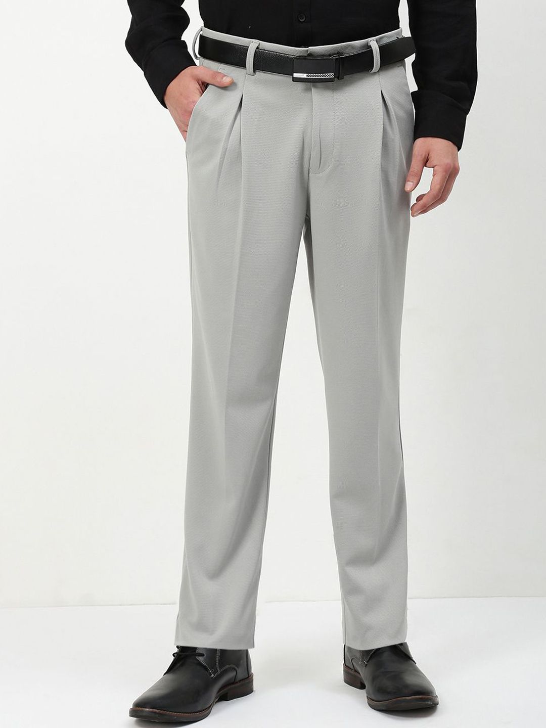 SHOWOFF Men Comfort Low-Rise Pleated Trousers-picture-29