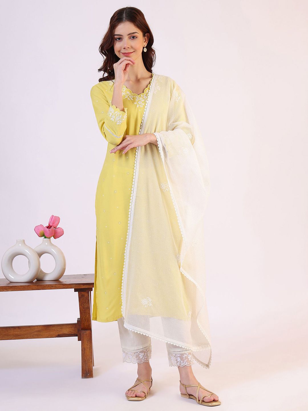 W Floral Embroidered Dupatta With Thread Work-picture-37