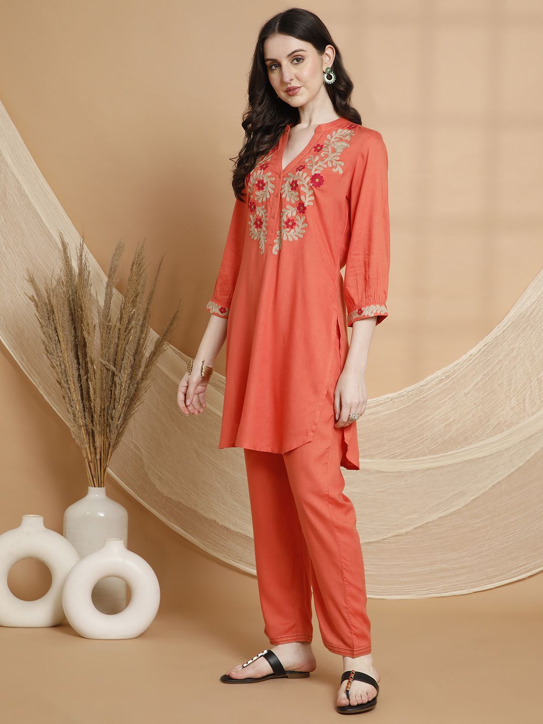 Nayam By Lakshita Women Floral Embroidered Regular Thread Work Kurta with Trouser