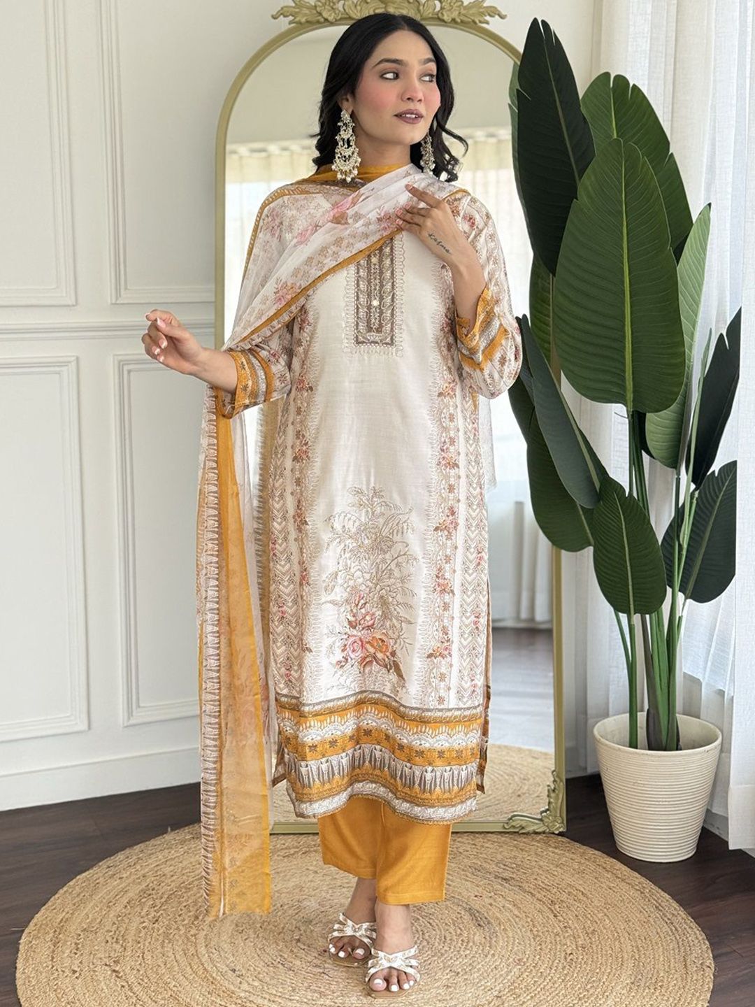 KOTRONS Women Floral Embroidered Kurta with Trousers & Dupatta