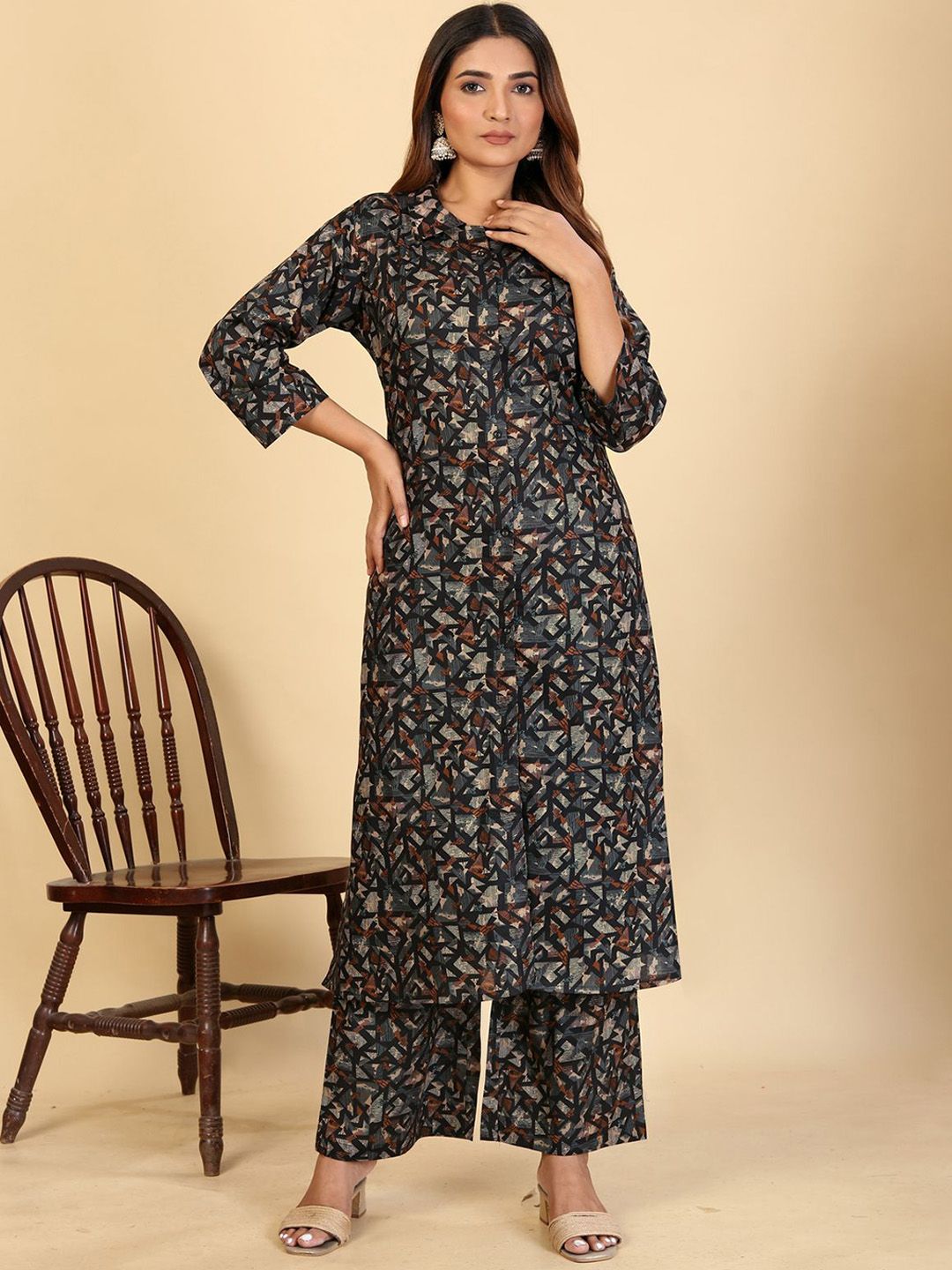 Larqi Women Geometric Printed Regular Straight Calf Length Kurta Set