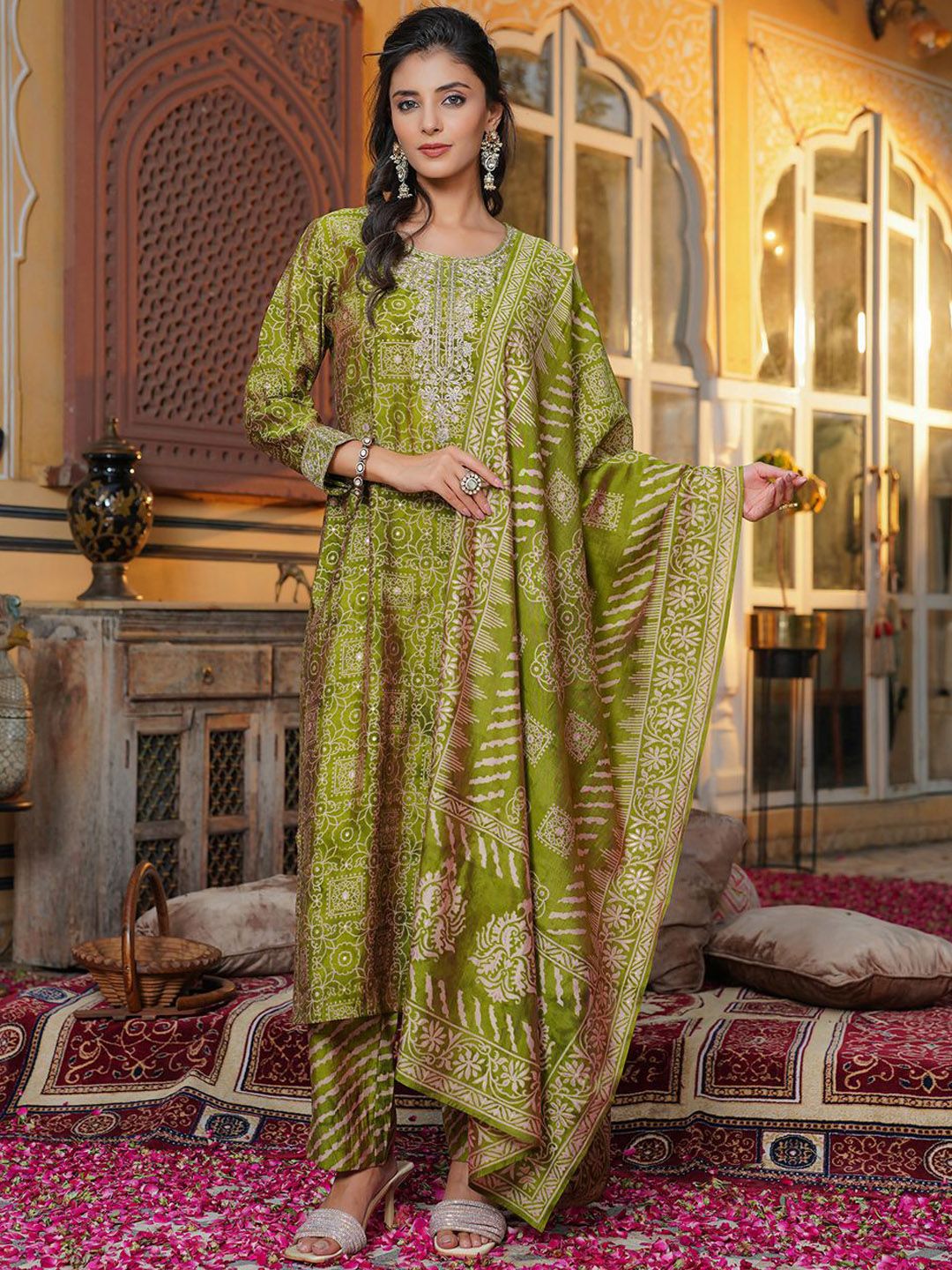 KALINI Women Ethnic Motifs Embroidered Regular Thread Work Kurta Set With Dupatta-picture-10