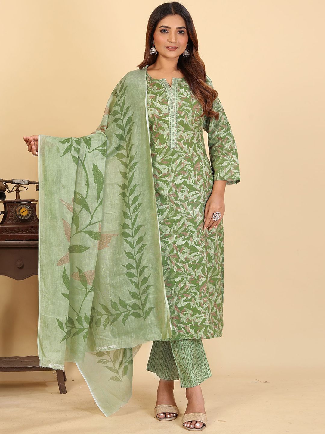 Larqi Floral Printed Notch Neck Pure Cotton Straight Kurta & Trousers With Dupatta