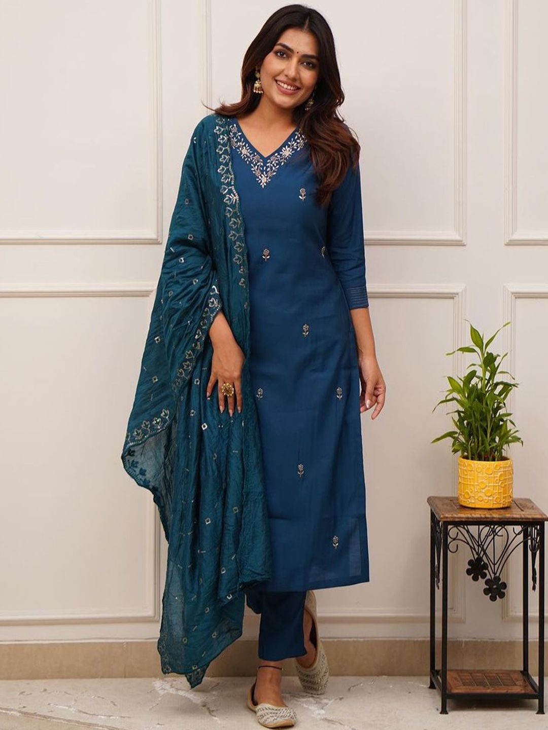 JAPNAAM Floral Embroidered V-Neck Straight Kurta With Trousers & Dupatta