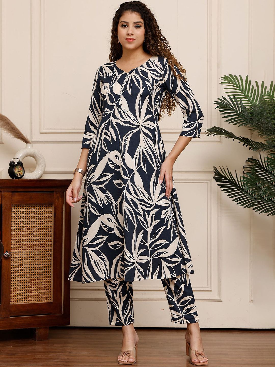 Rajnandini Women Floral Printed A-Line Pure Cotton Kurta with Trousers